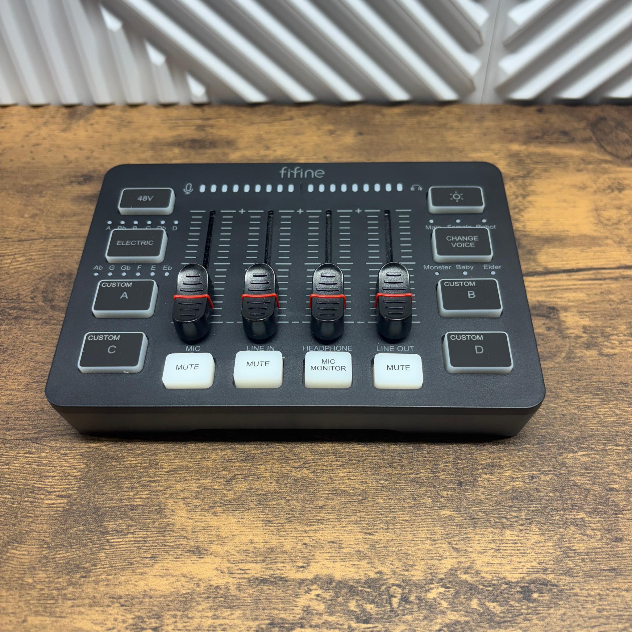 FIFINE SC3 Gaming Audio Mixer / Streaming Interface