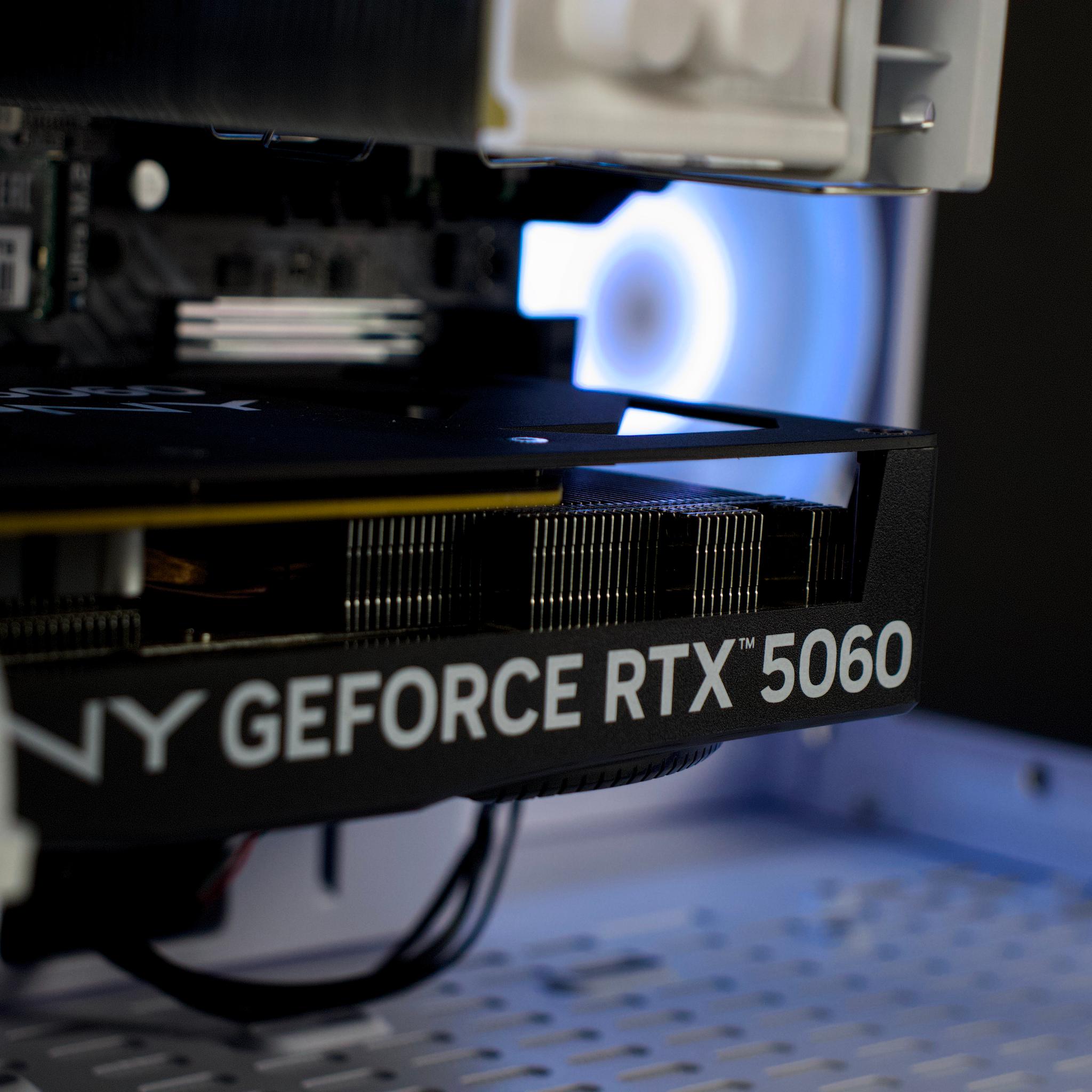 🧊❄️🧊 White Gaming PC – RTX 5060, Ryzen 5 5600, 32GB RAM, 1TB SSD - WiFi, BlueTooth 🧊❄️🧊