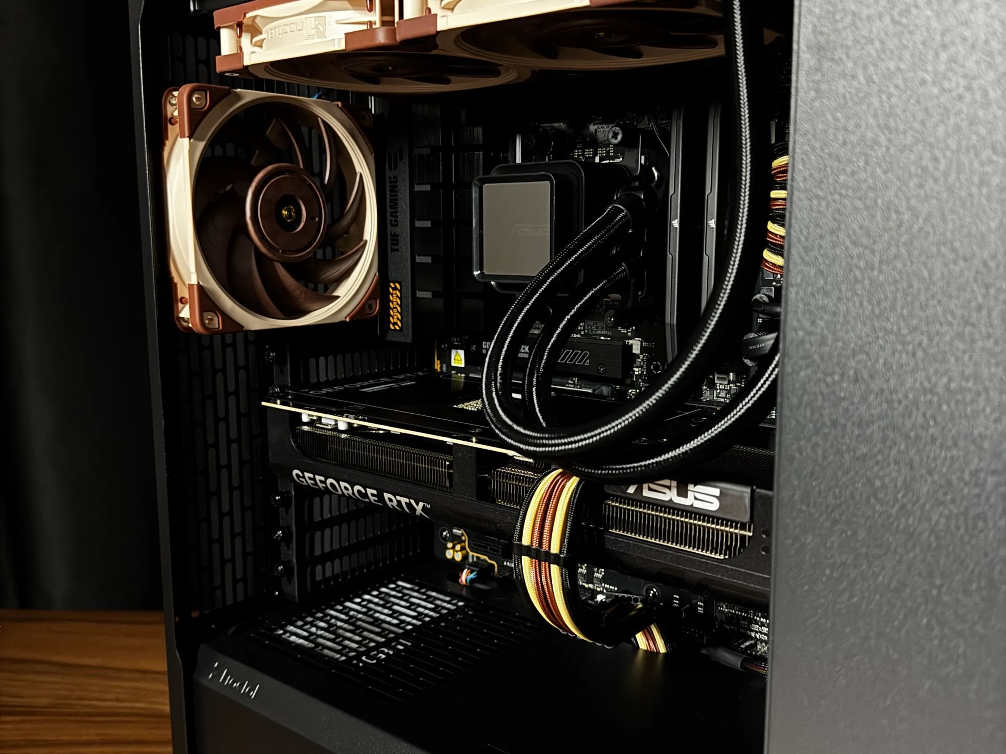 Wood Aesthetic Creator PC | ASUS RTX 5070 Ti | Ryzen 7800X3D | 32GB DDR5 | 2TB SSD