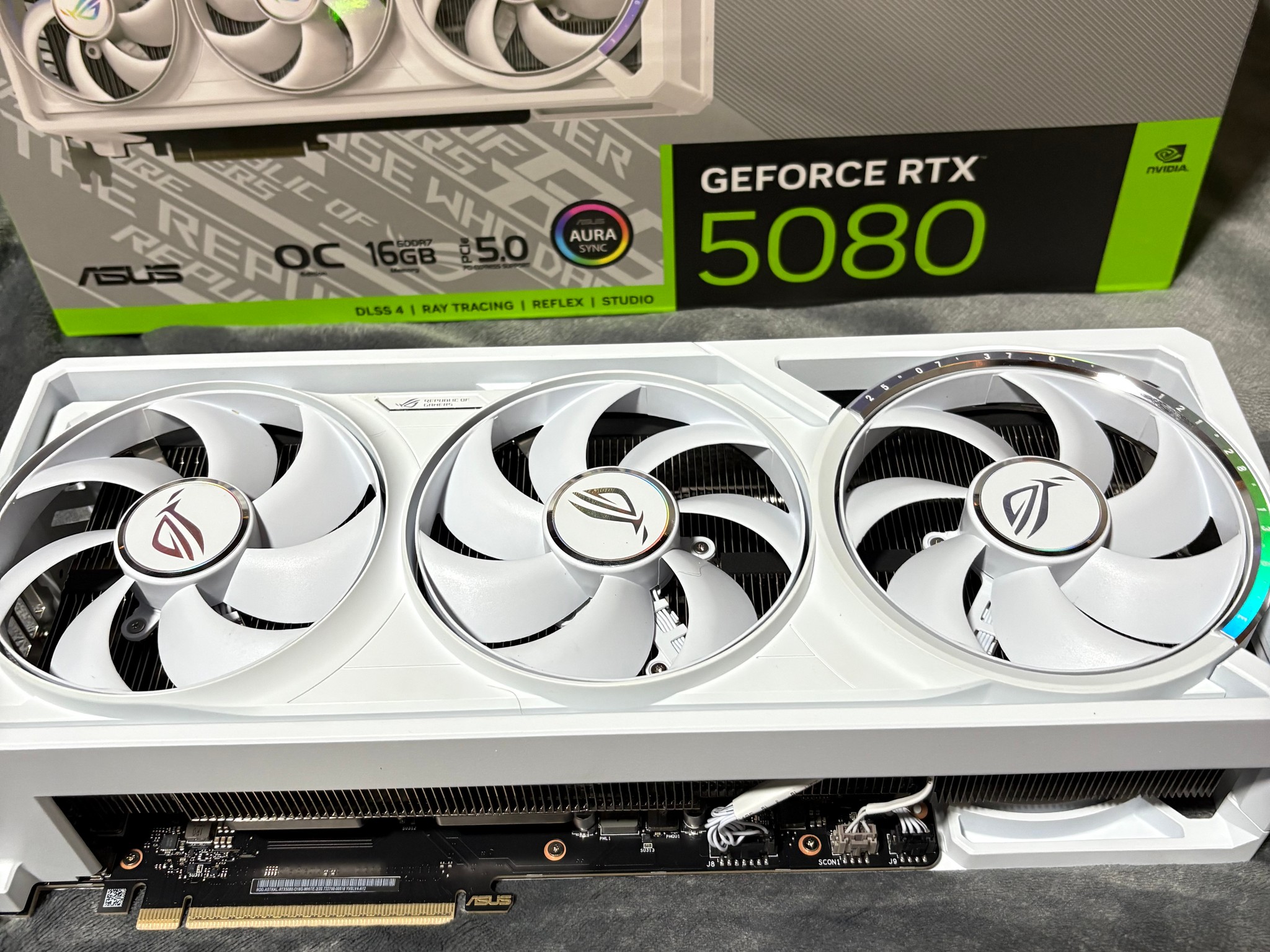 Barely used! Asus ROG astral 5080 OC in white!