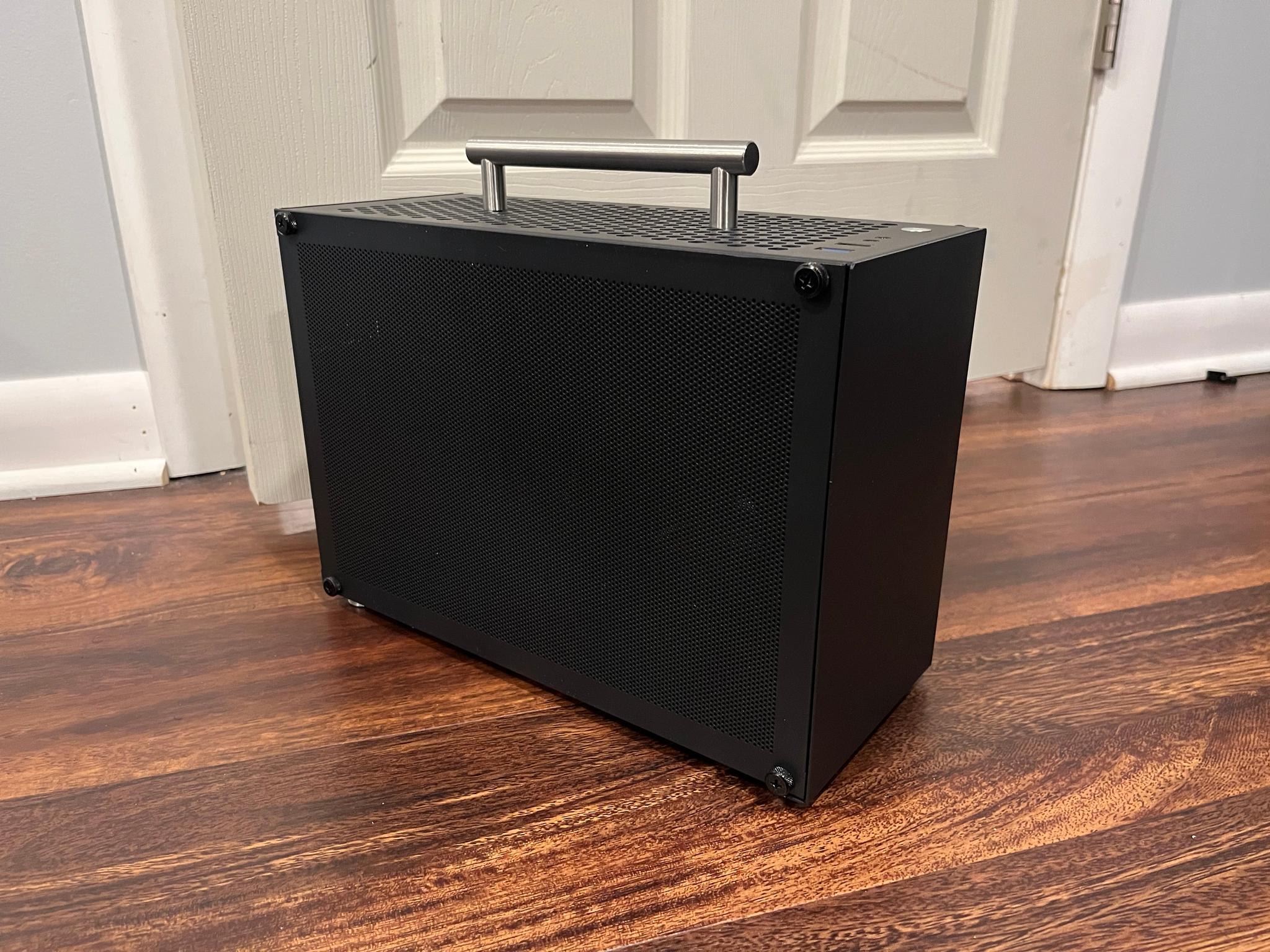 Beast in Tiny Box - AMD Radeon RX 9070 XT 16G - Ryzen 5 7600X3D