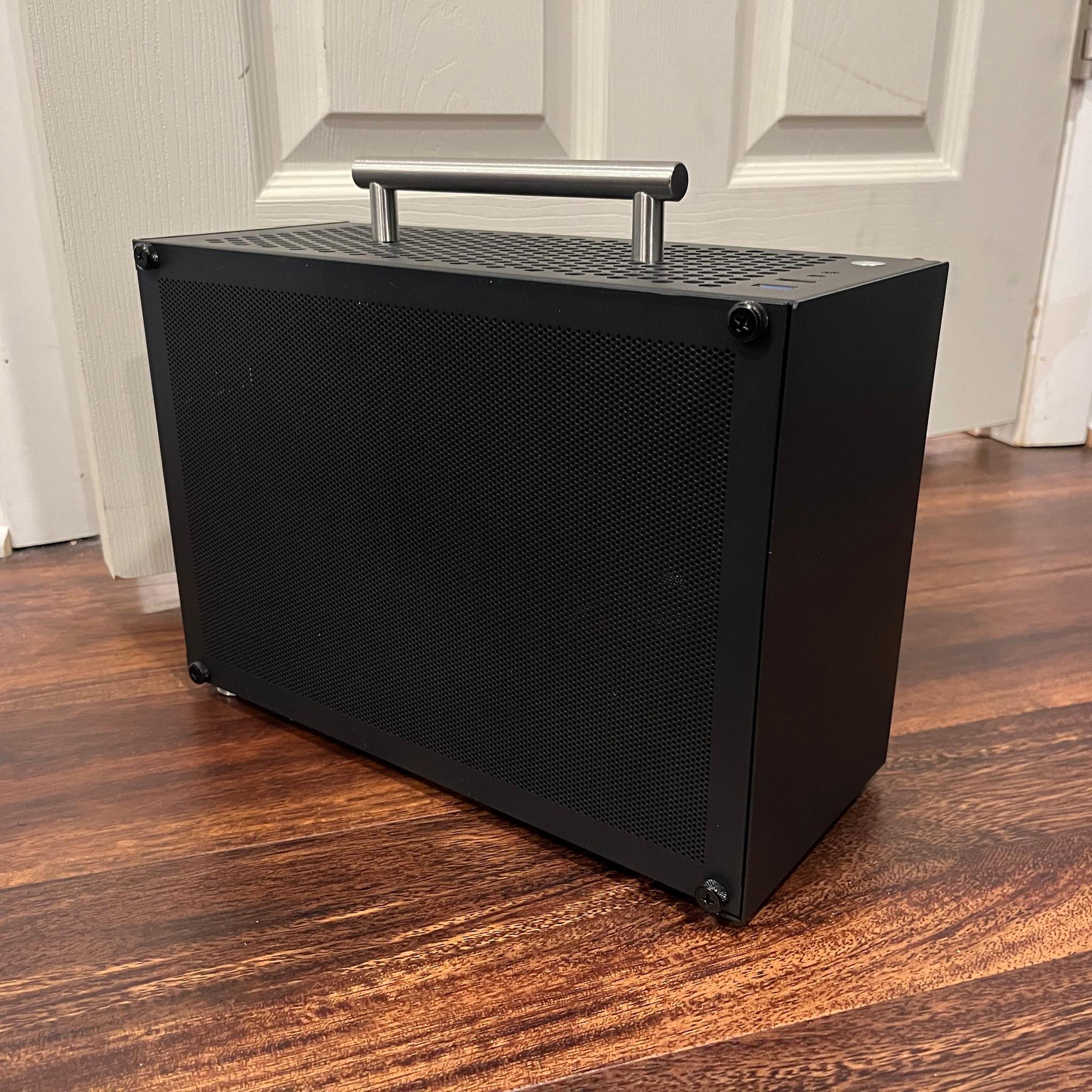 Beast in Tiny Box - AMD Radeon RX 9070 XT 16G - Ryzen 5 7600X3D