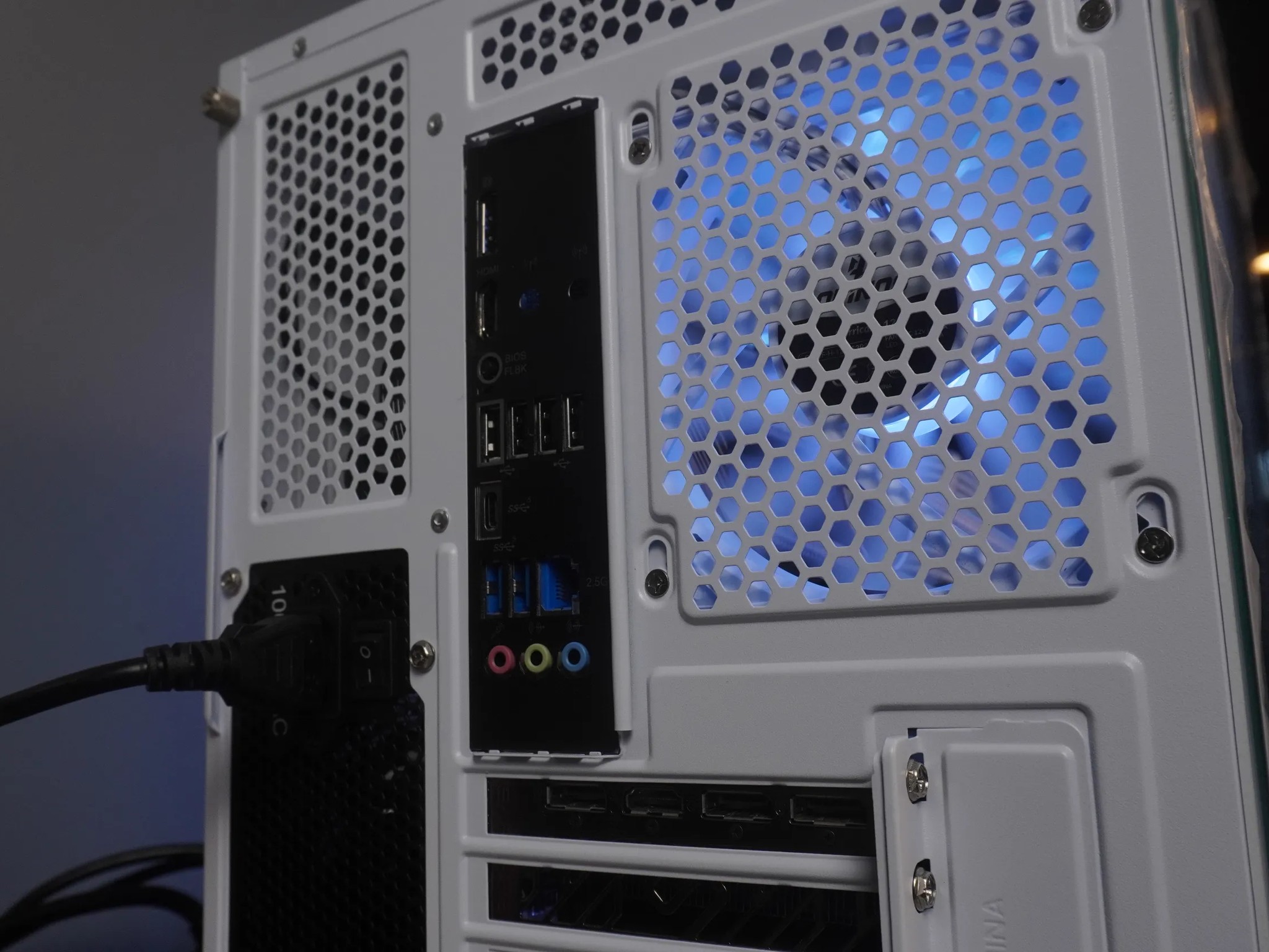 🤍 ARCTIC BEAST 🤍 1440p/1080p GAMING MACHINE 🧡 RX 6700XT 12GB 🧡 Ryzen 5 8400f | 32GB | 1TB