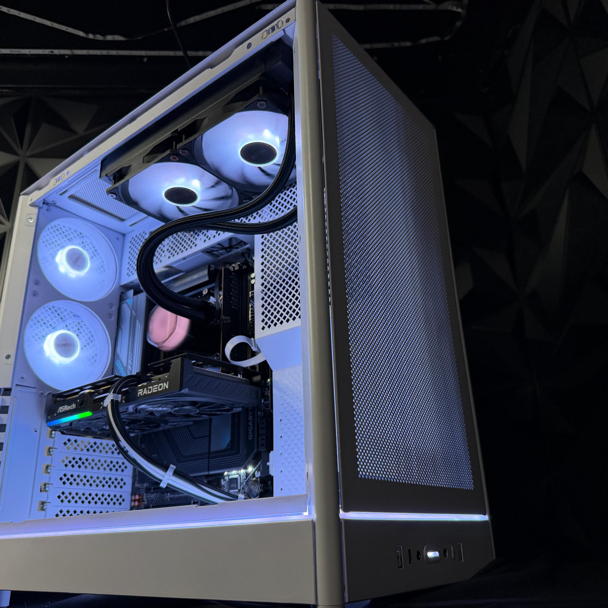 White Ocean – Ryzen 7 7700X / RX 9060XT  Gaming PC