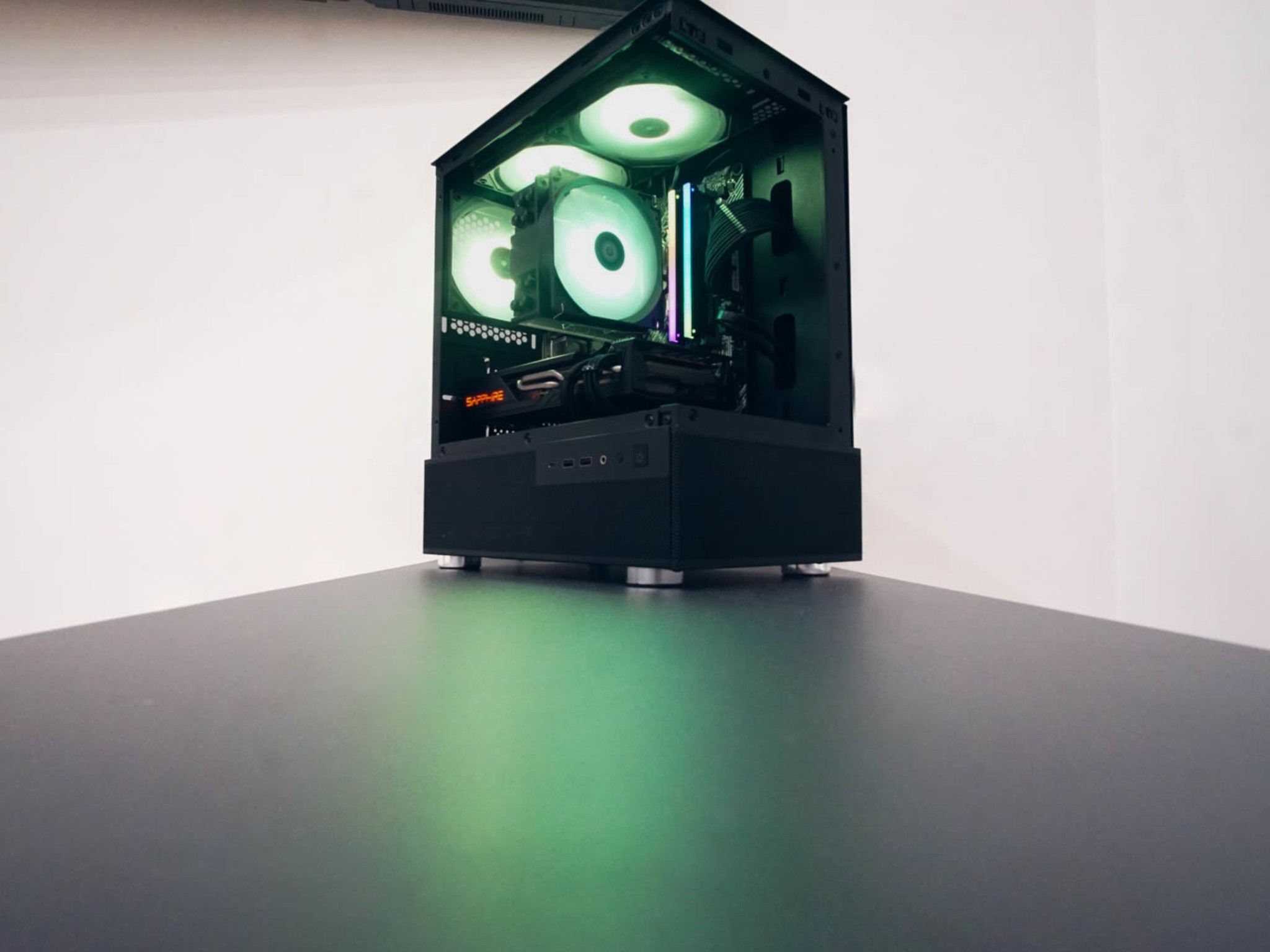 RX 5700XT|R5 5500| 32GB DDR4|1TB SSD|