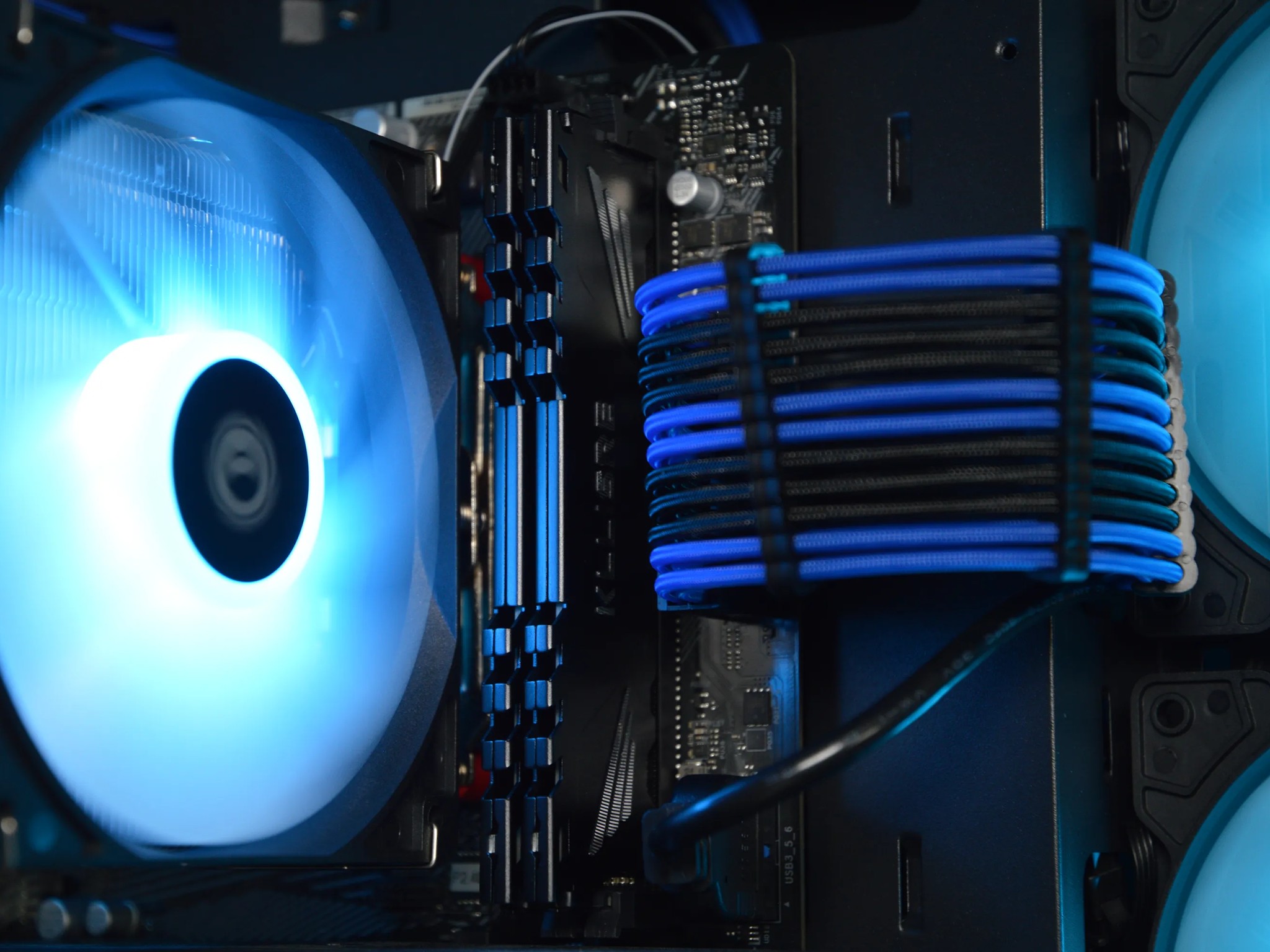 ⚡⚡ | RTX 2070 SUPER 8GB | RYZEN 5 3600 | 16GB DDR4 RAM | 1TB GEN 4 NVME SSD | Electric RTX |