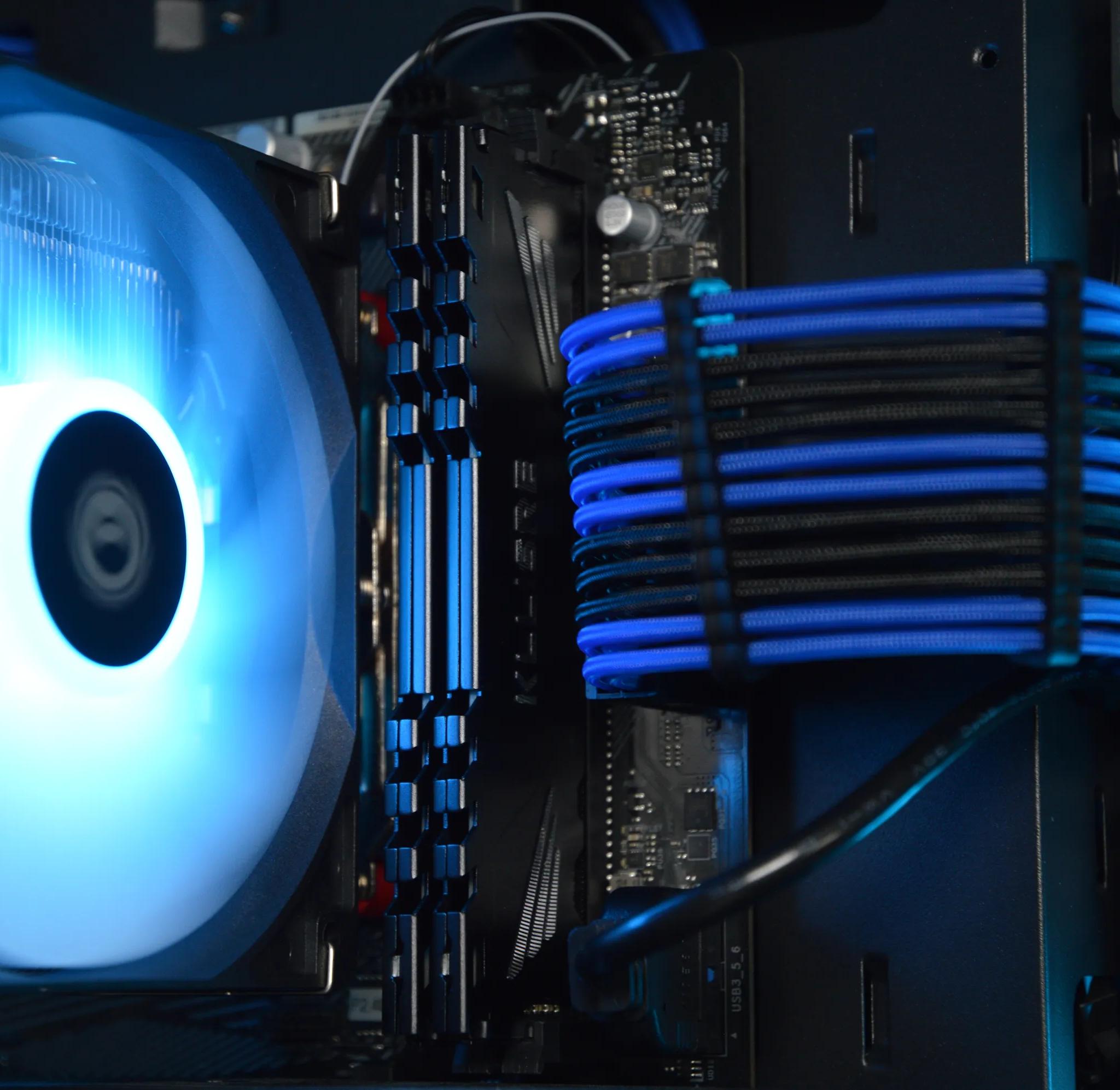 ⚡⚡ | RTX 2070 SUPER 8GB | RYZEN 5 3600 | 16GB DDR4 RAM | 1TB GEN 4 NVME SSD | Electric RTX |