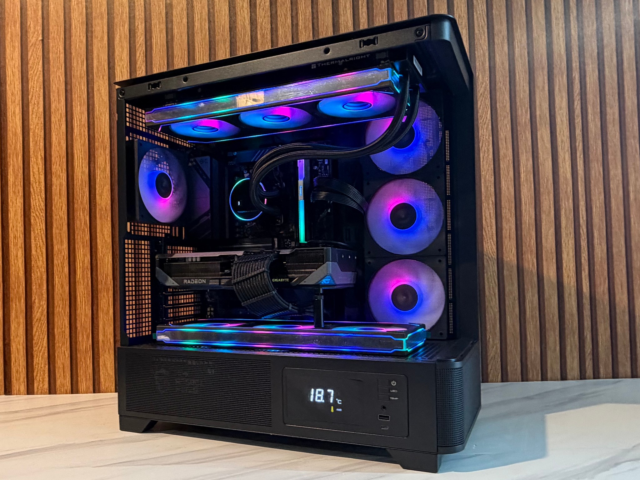 9070 XT 16GB | RYZEN 7 7700 | 1TB SSD | 750w | 360mm AIO