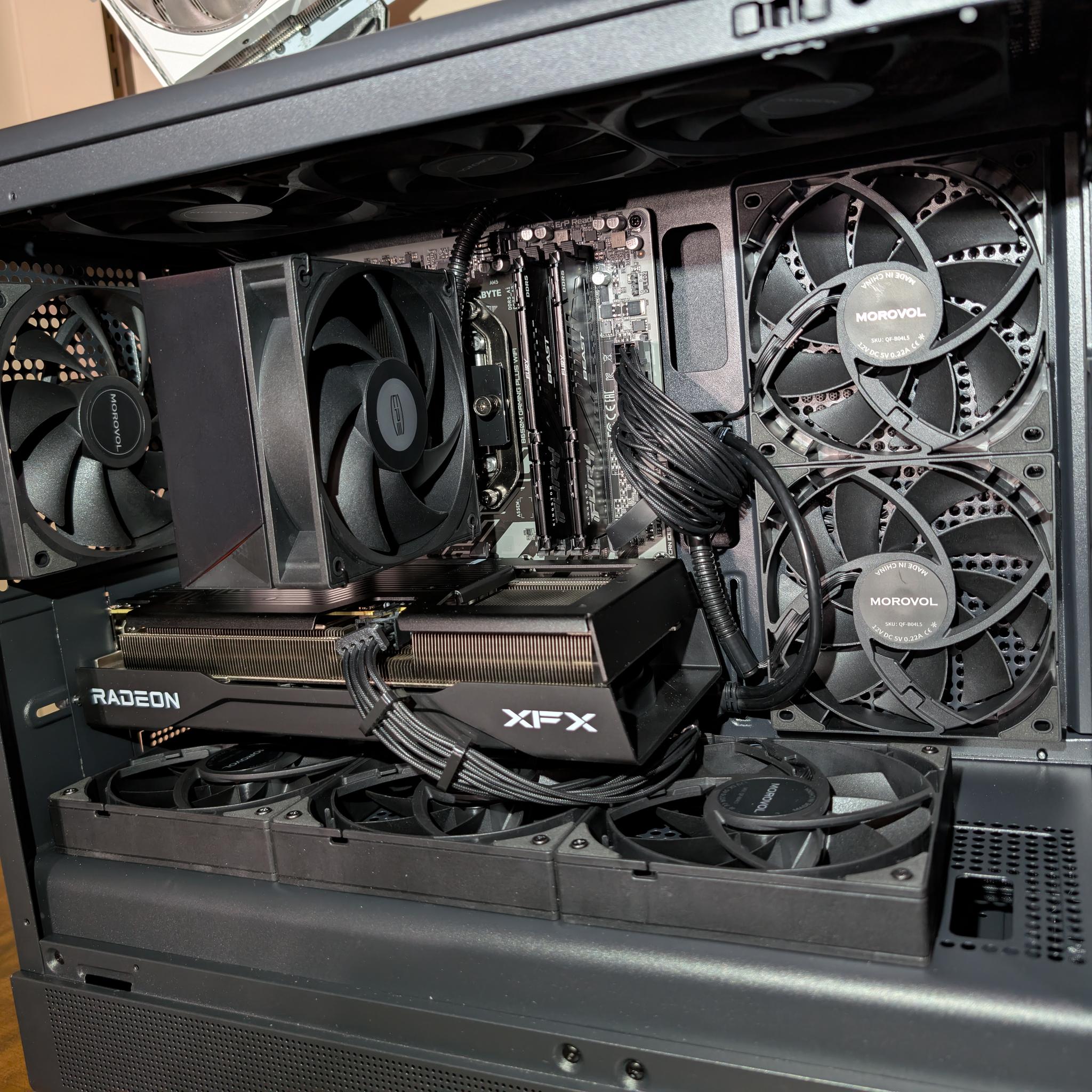 🪵 MODERN WOODEN STEALTH: RYZEN 5 7600X3D + 32GB DDR5 6000MT CL36 + RX 9060 XT 16GB 🪵