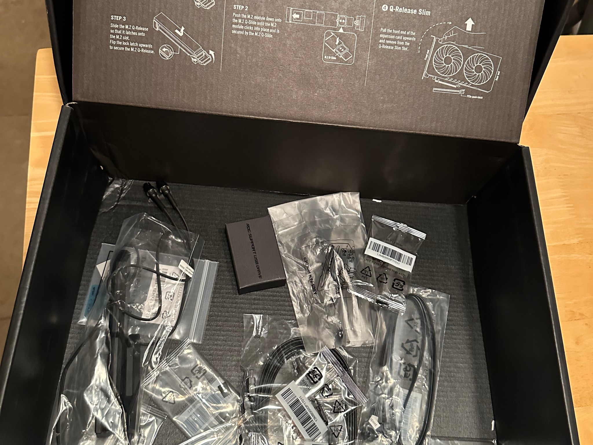 New ASUS - ROG MAXIMUS Z890 HERO (Socket LGA 1851) Intel Z890 ATX DDR5 Wi-Fi 7 Motherboard