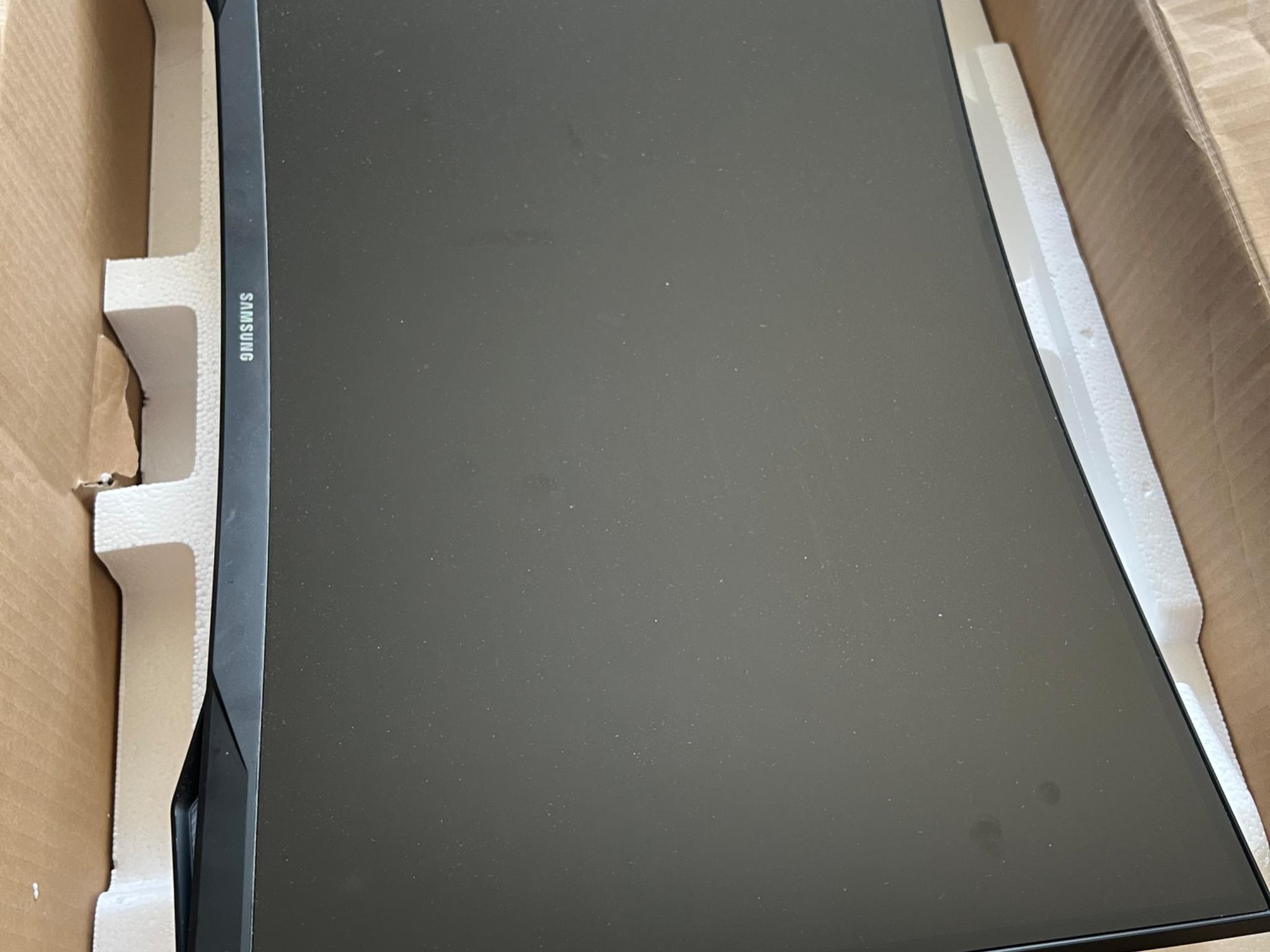 Samsung Odyssey G7 (2021) 27” 1440p 240Hz IPS Q-LED monitor