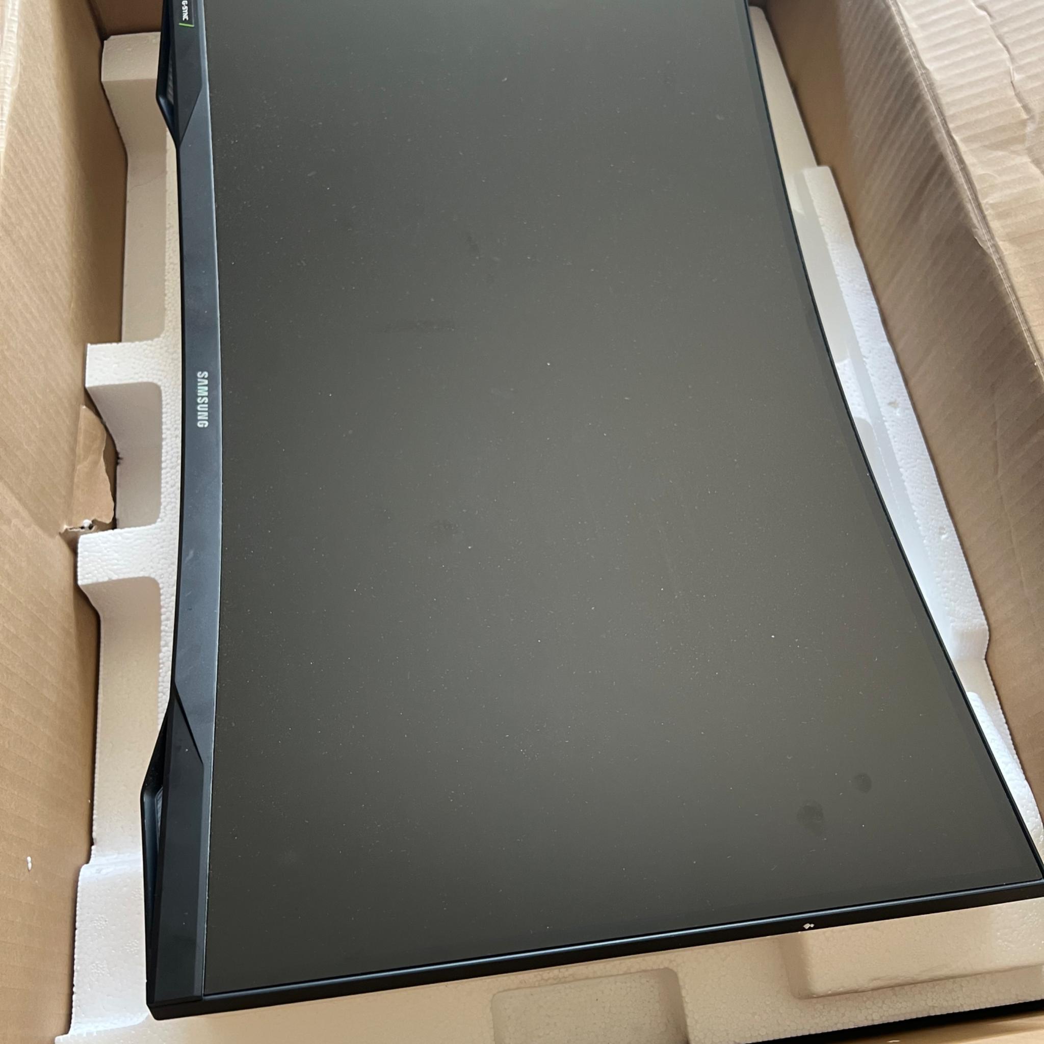 Samsung Odyssey G7 (2021) 27” 1440p 240Hz IPS Q-LED monitor