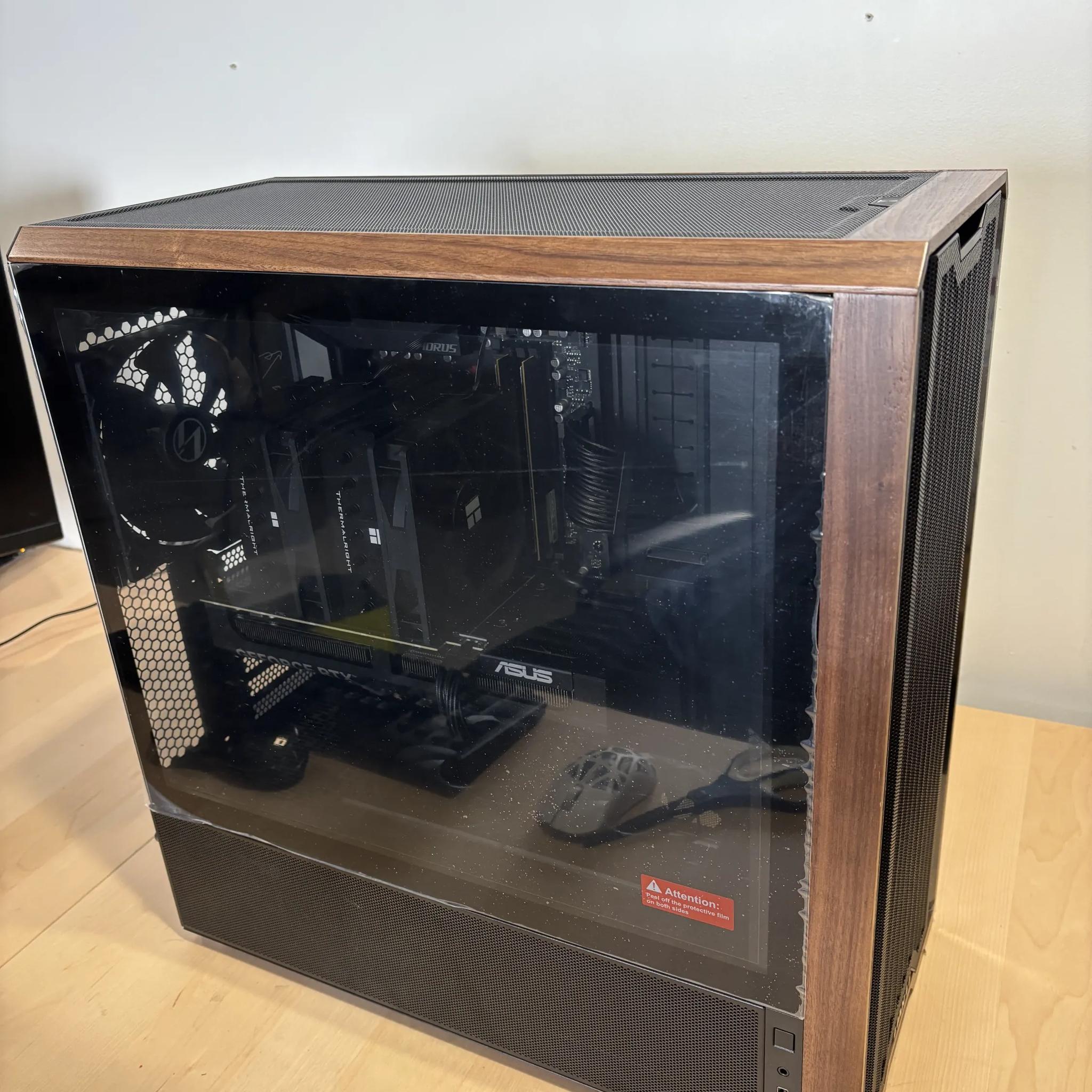 7800X3D + RTX 5070 Ti | Lian Li 217 Wood Build | 1440p/4K Gaming Beast – RGB-Free Minimalist