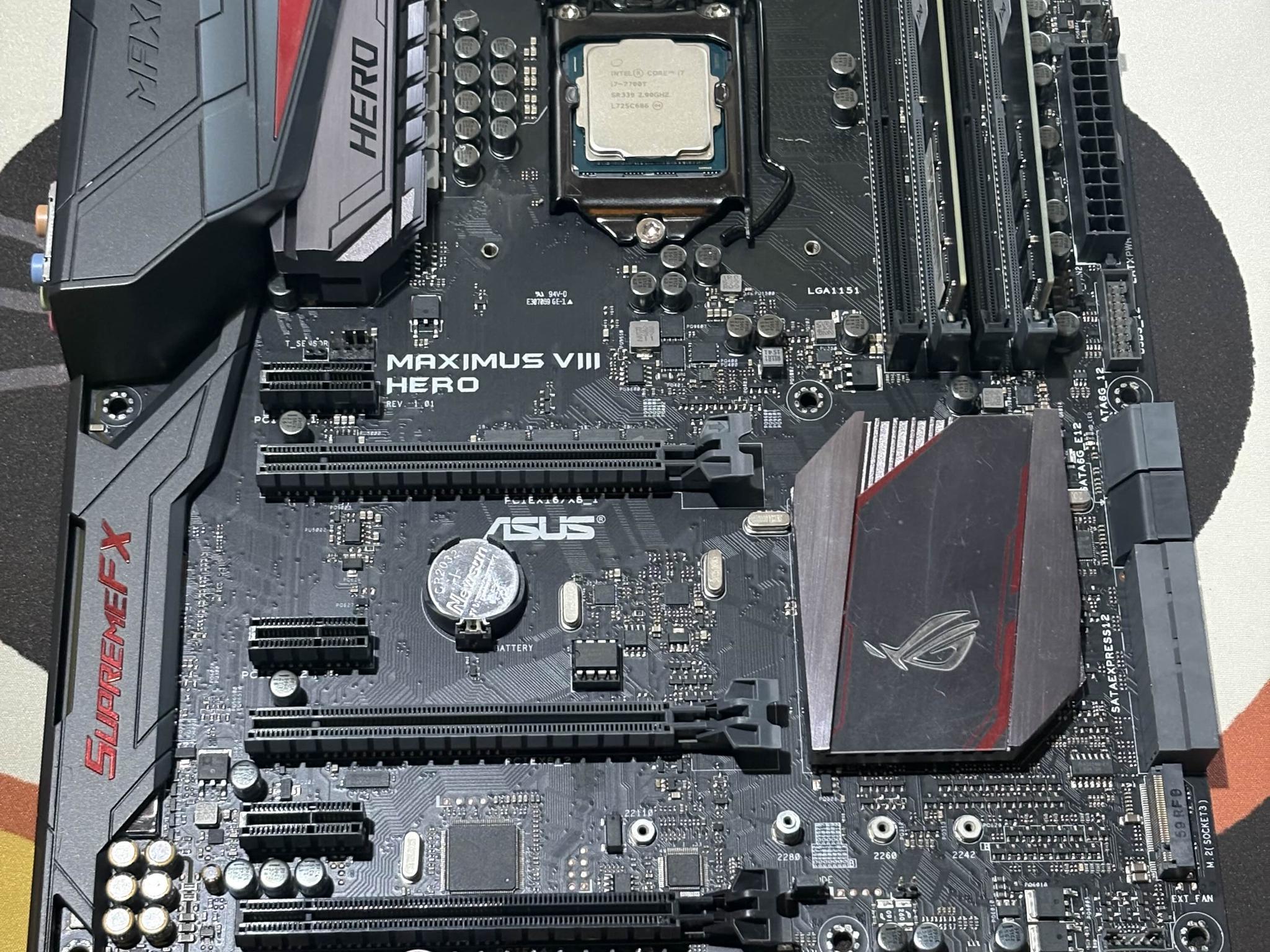 ASUS ROG Maximus VIII Hero + Intel i7-7700T + 16GB DDR4 + Wi-Fi + RGB Hub