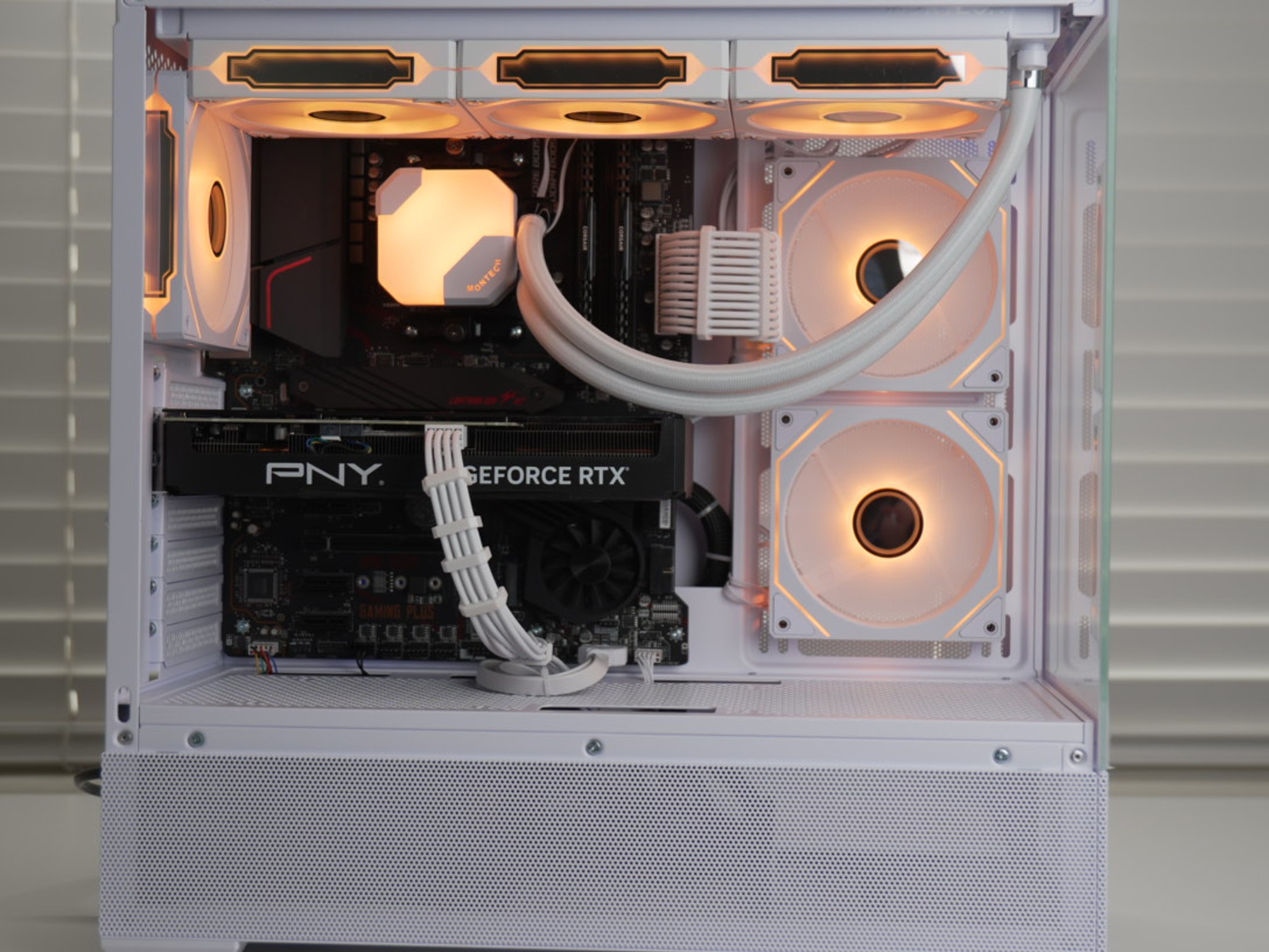 RTX 4070 | RYZEN 7 5800XT | 32GB RAM | 1TB SSD | Windows 11 | Gaming Pc