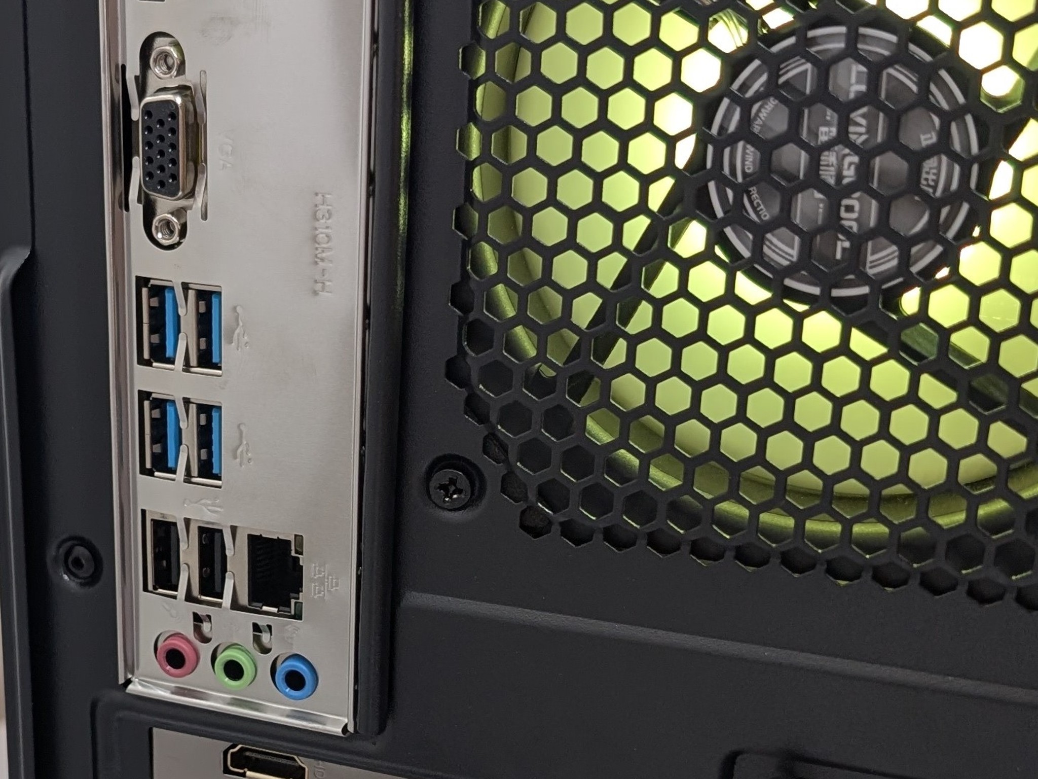 RX 9060XT | RYZEN 5 3600 | 16GB DDR4 | 1TB NVME | 650W