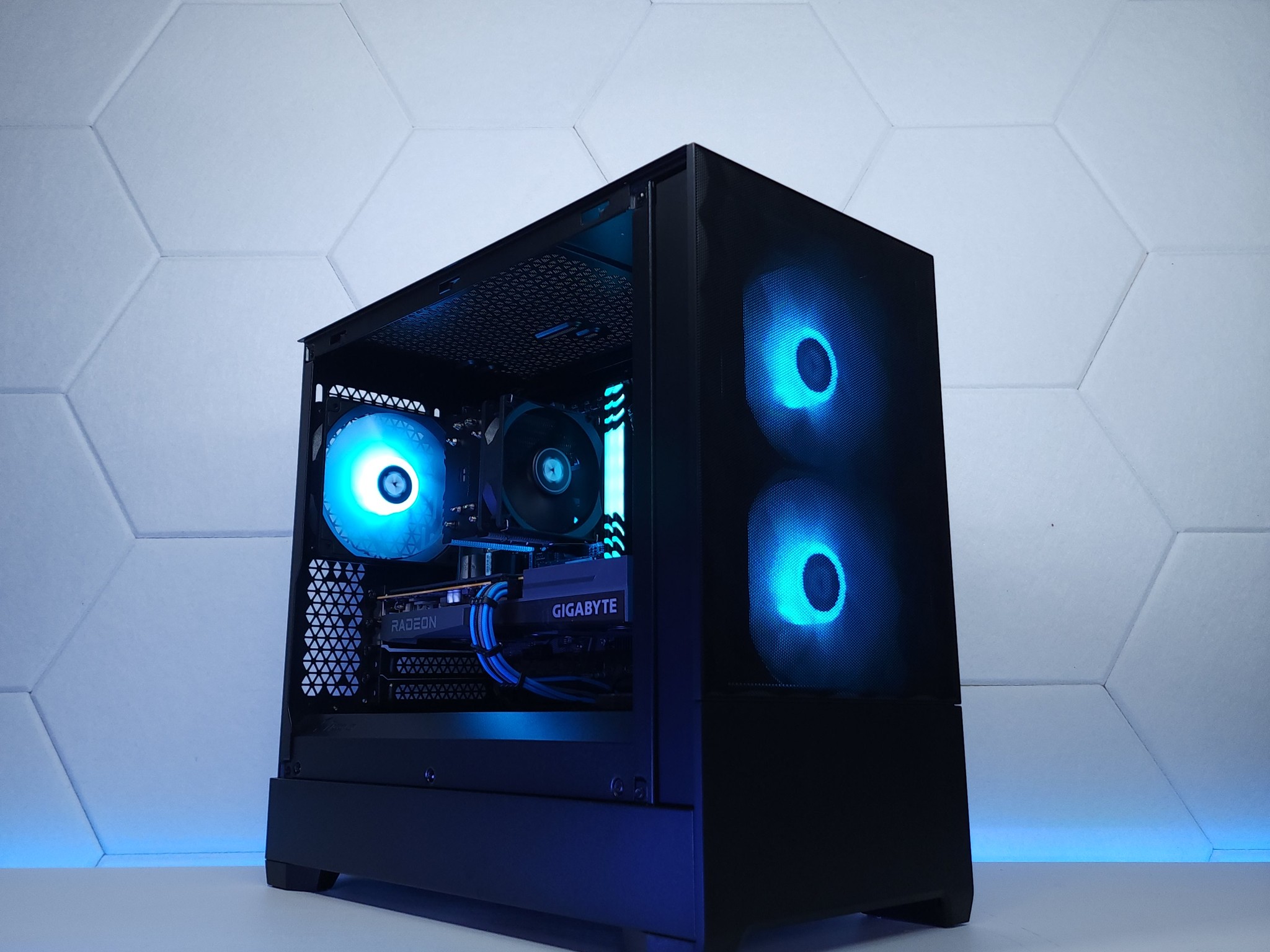 💙🖤1080p Gaming | RX 6600 | Core i3 12100F | 16GB 3200MHz | 1TB NVMe SSD