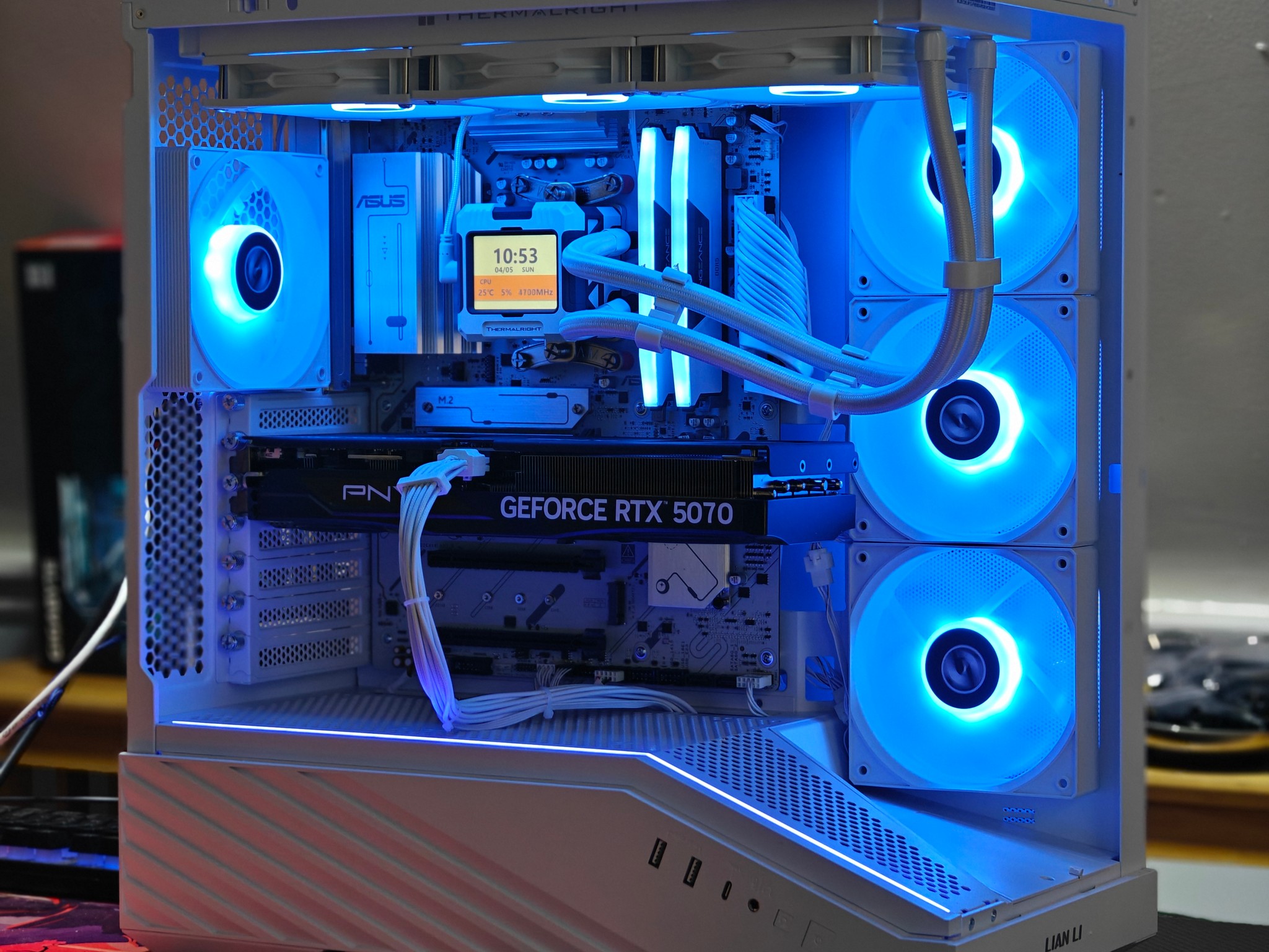 RYZEN 7 7800X3D CPU|PNY 5070 12 GB DDR7 GPU|KLEVV 4 TB M.2 SSD |32 GB DDR5 6000|Windows 11 Pro Activ