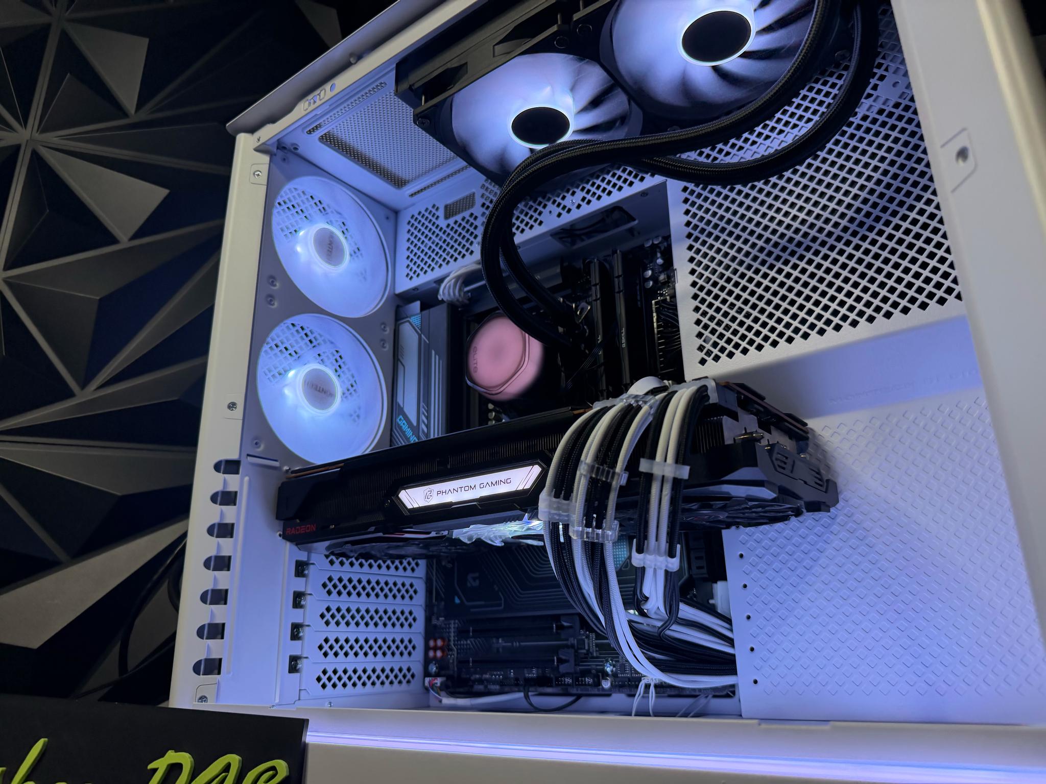 🌊🤍 White Ocean 🤍🌊 Ryzen 7 7700X| RX 6950XT| 32 GB DDR5| 1.5 TB NVMe| 850W PSU