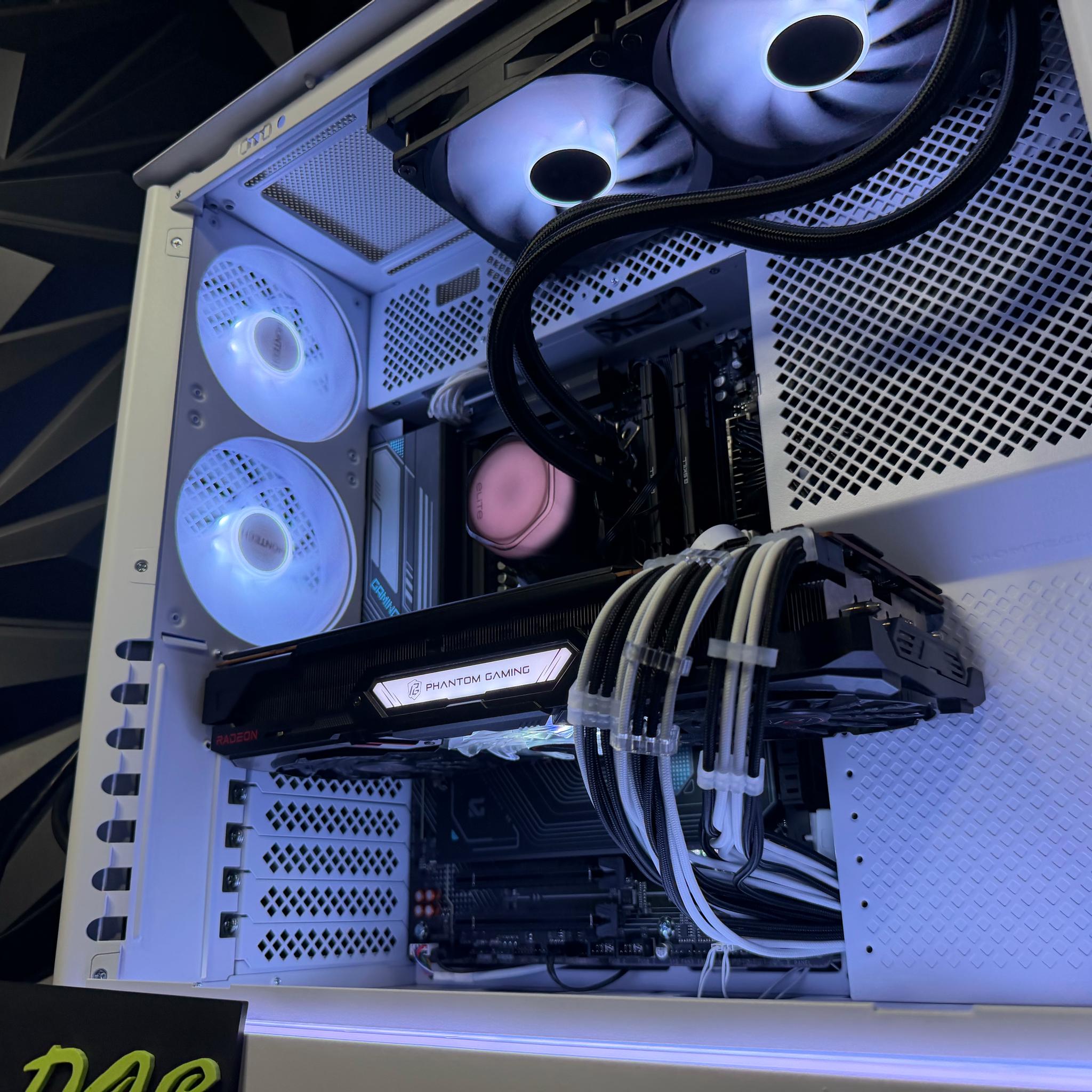🌊🤍 White Ocean 🤍🌊 Ryzen 7 7700X| RX 6950XT| 32 GB DDR5| 1.5 TB NVMe| 850W PSU