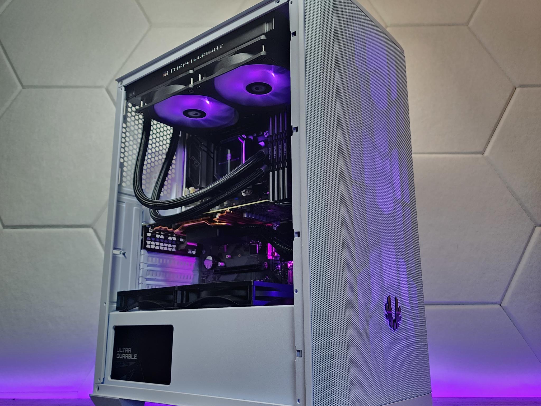 💜🤍 RTX 3080 // Core i7 12700 KF // 32GB 3200MHz // 2TB NVMe Gen 3 // CPU&GPU Liquid Cooled!
