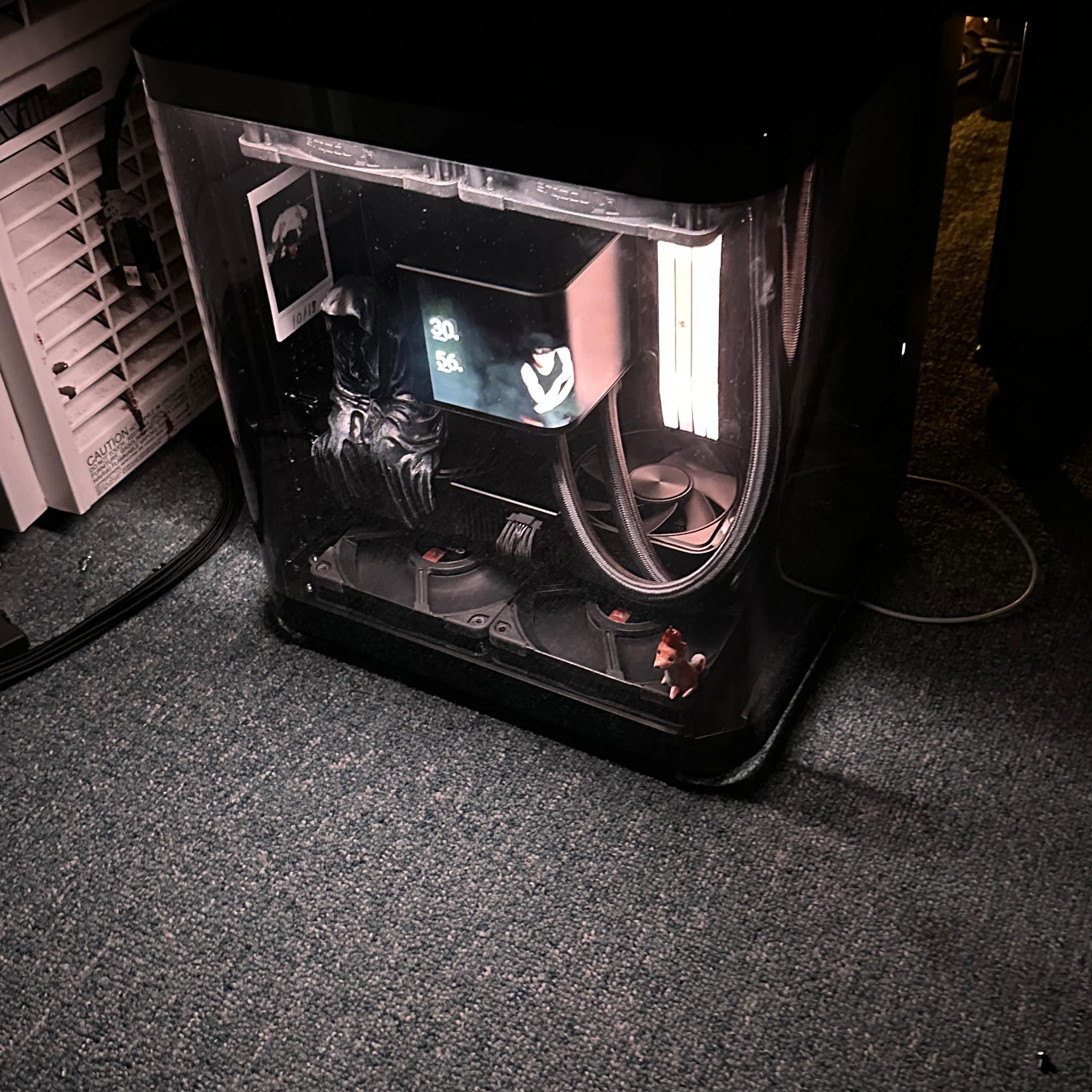 AMD RYZEN7 7800X3D + RTX 4070 SUPER Micro ATX PC