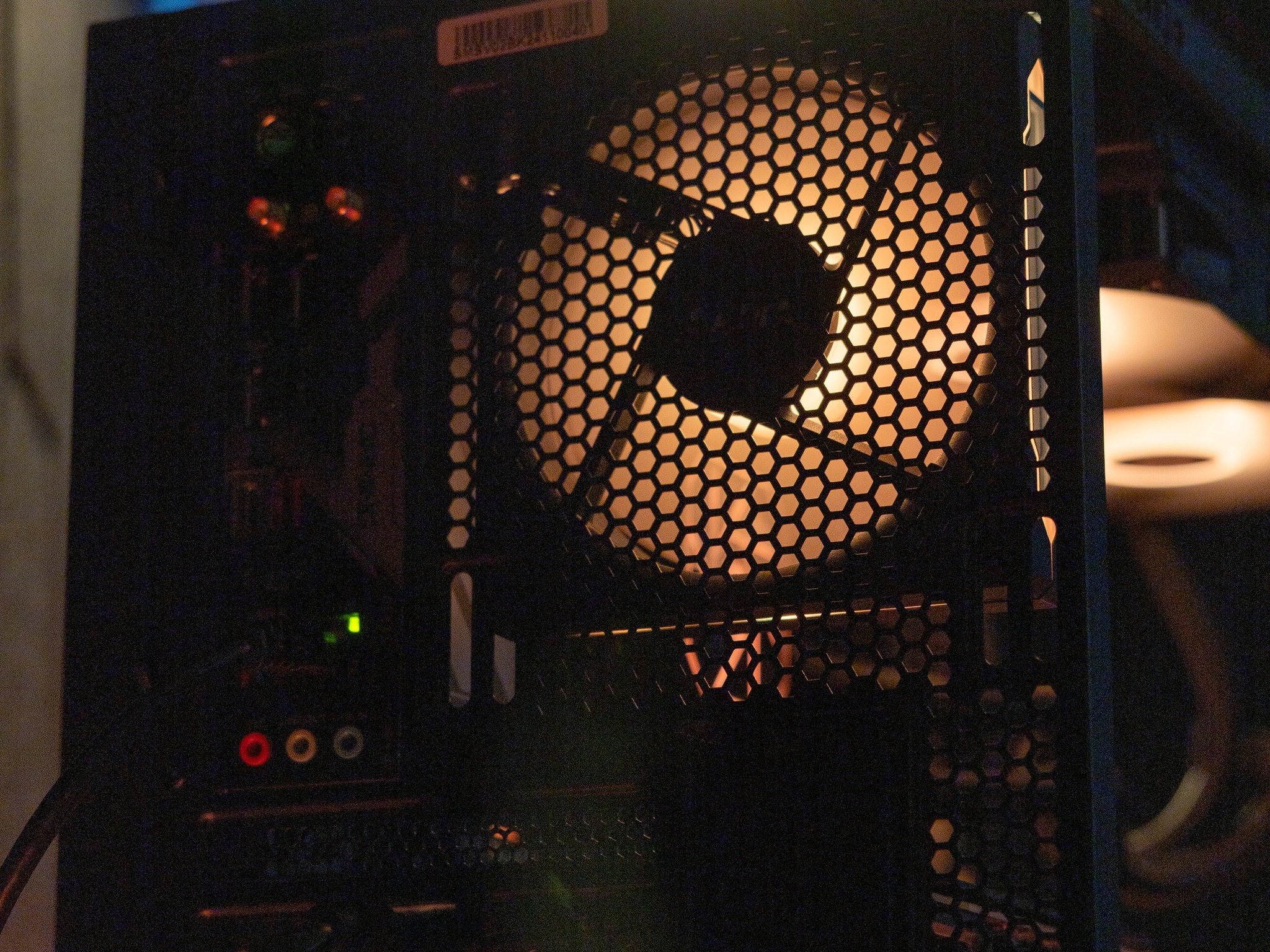 🤖 Cyclone 2.0 🤖 RTX 5070 / AMD R7 9700X / 2TB NVME / 32GB DDR5 RAM / 240 AIO / Windows 11 Pro