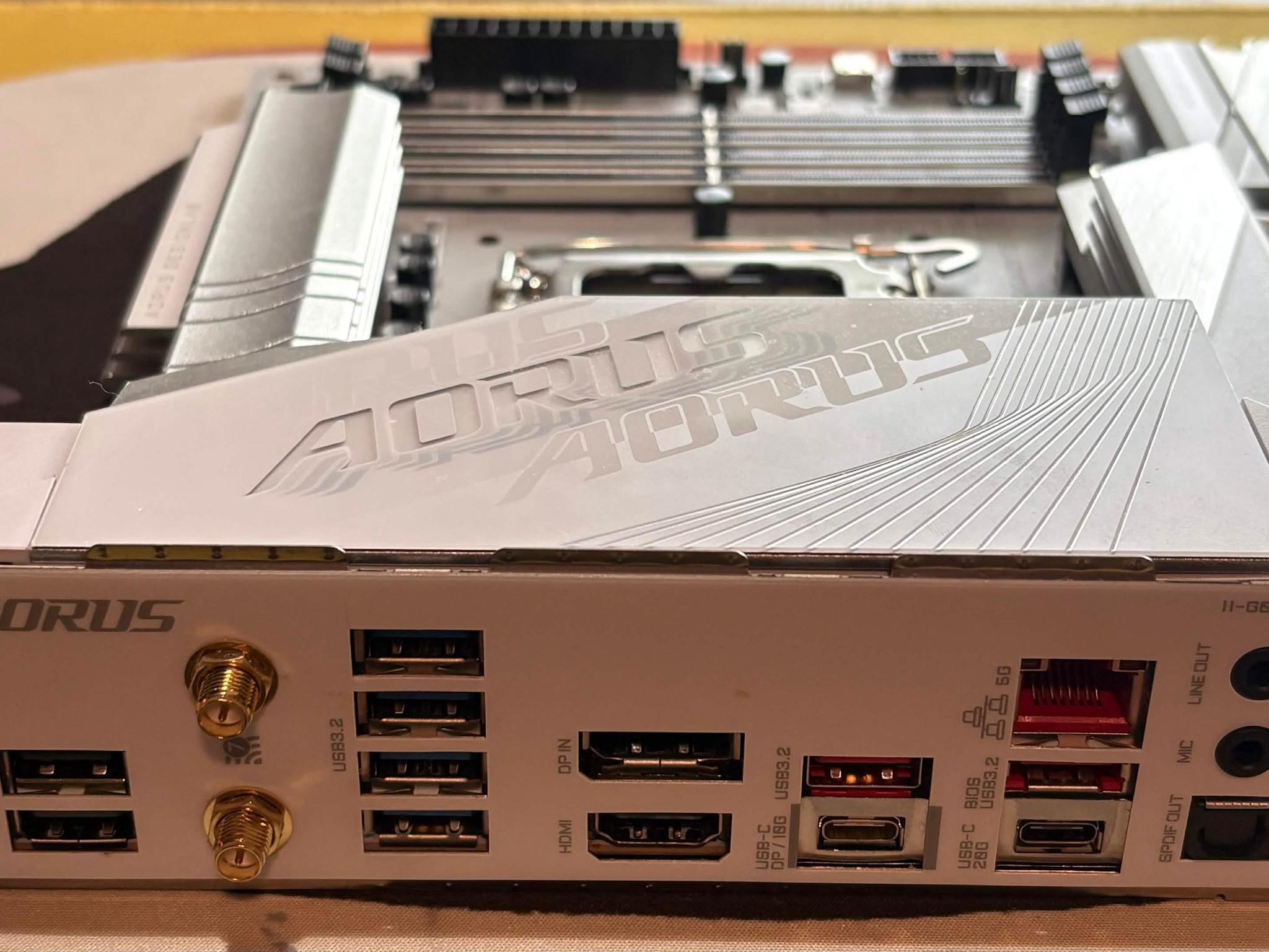 Gigabyte Z790 AORUS PRO X