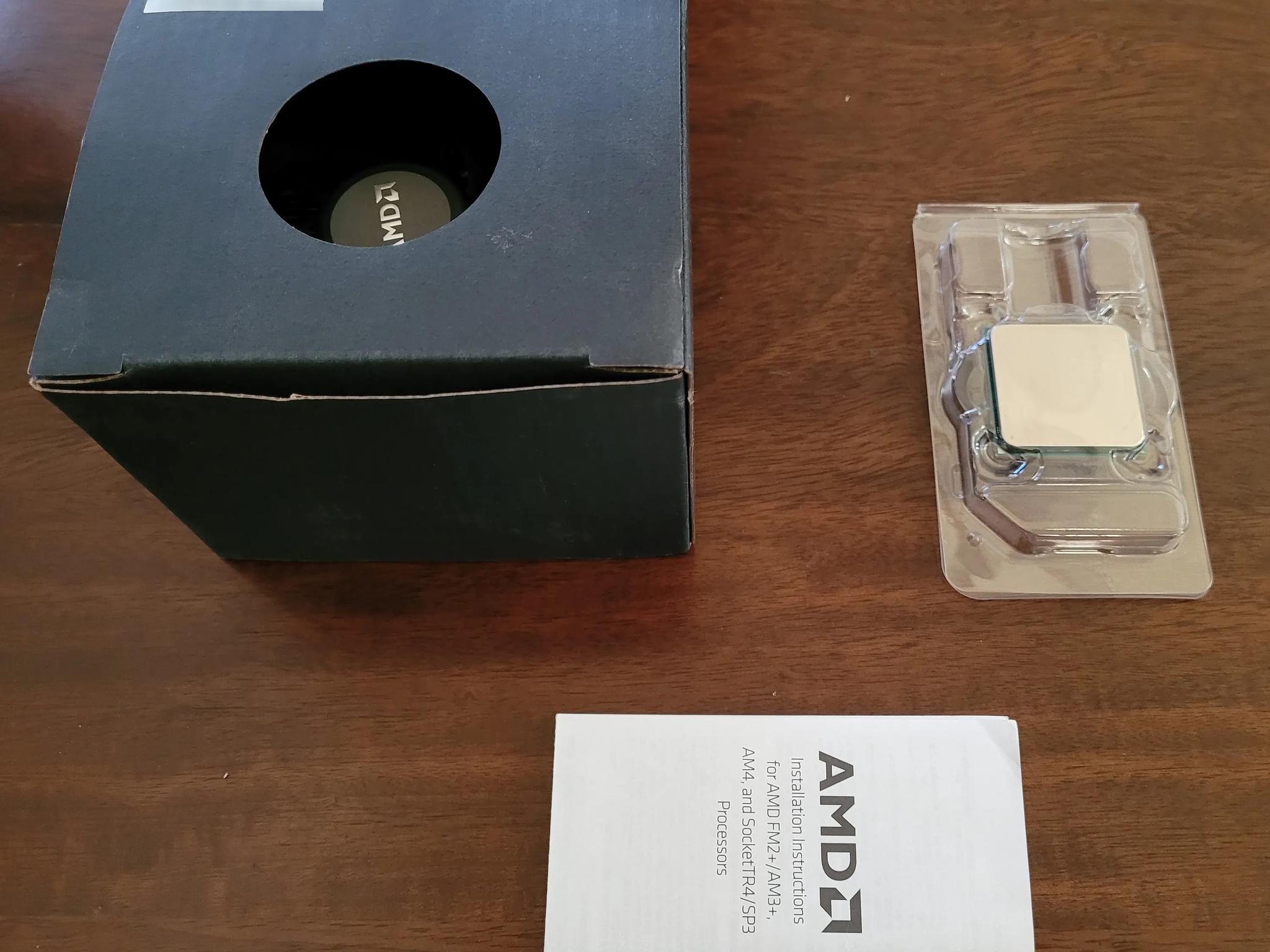 AMD Ryzen 7 2700 8-Core Processor (with Wraith Spire LED Cooler) NO OG BOX