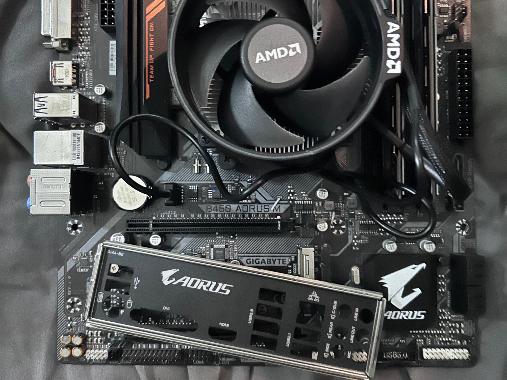 Ryzen 7 2700 + B450 AORUS M + 16GB ddr4 + RTX 3060 8gb