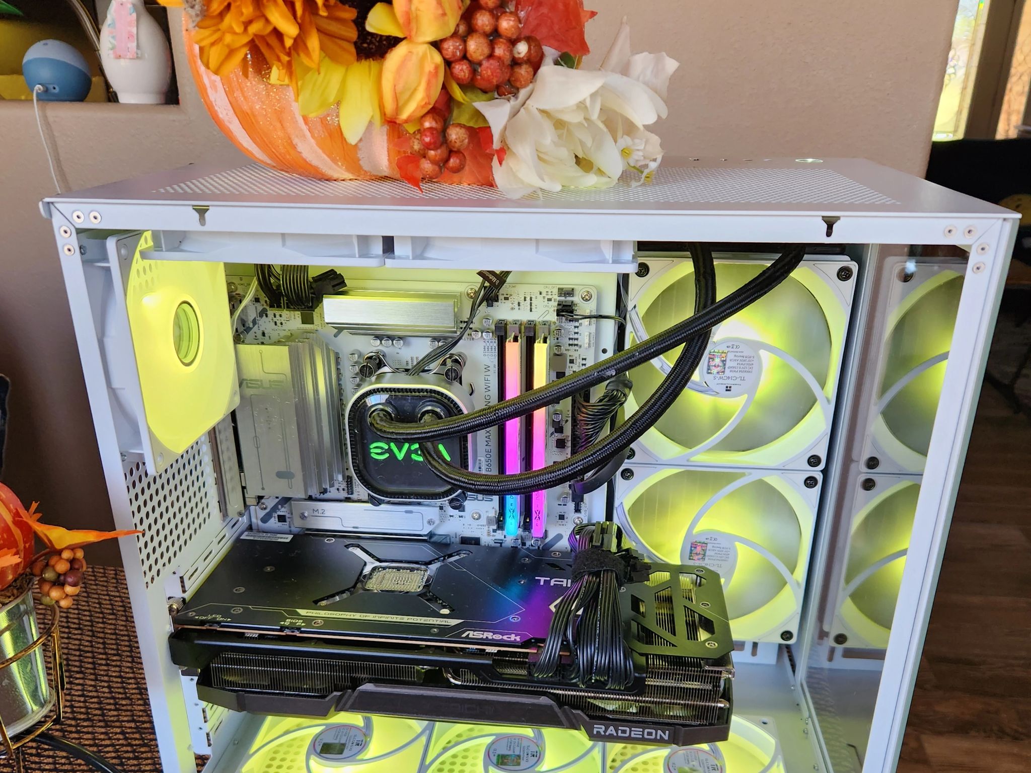 32 Gb ram, 9070 XT paired with a brand new 9600x, ASUS B650E Max Gaming wifi