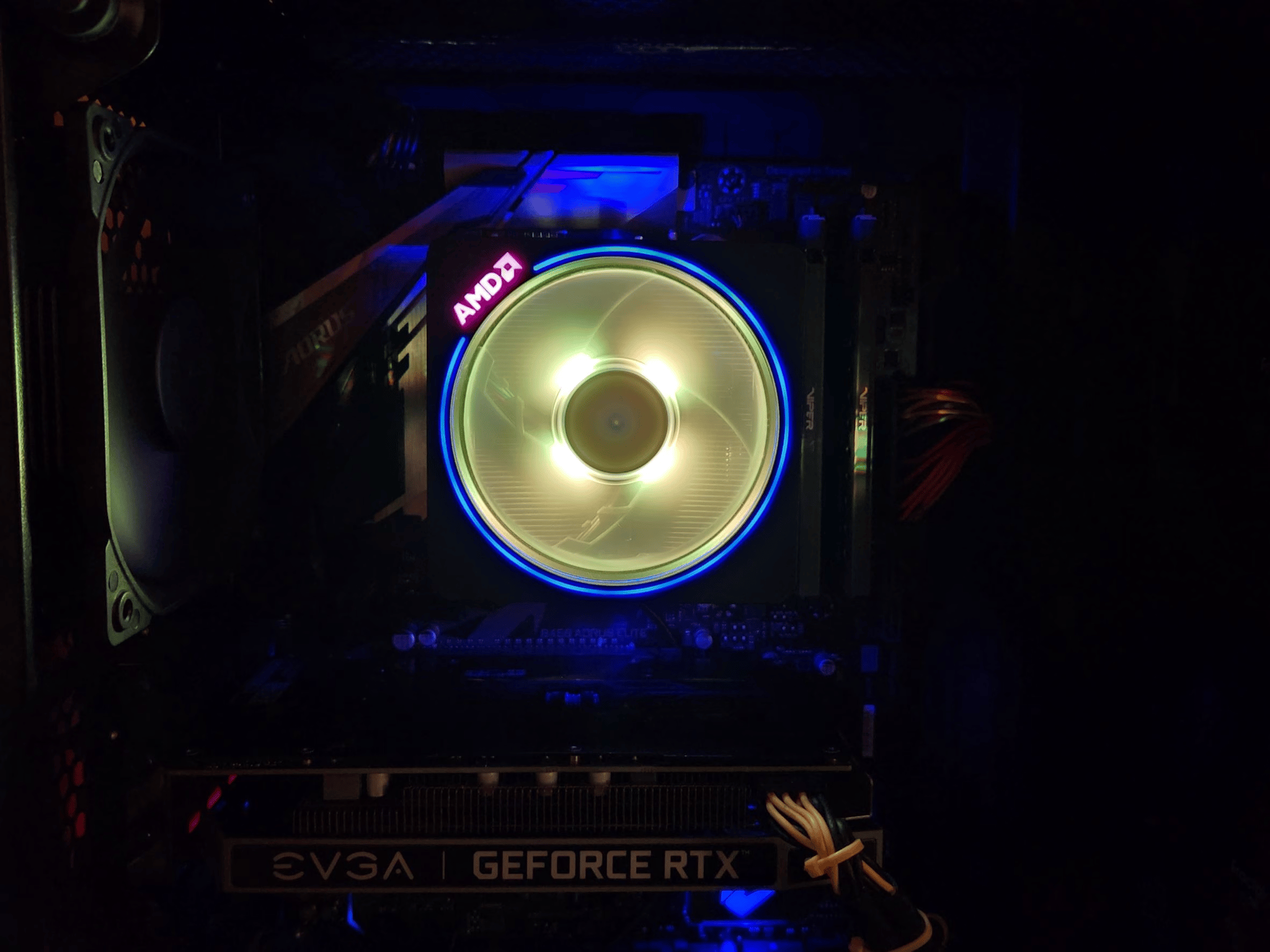Ryzen 3600 with EVGA 2060 KO, great midrange PC!