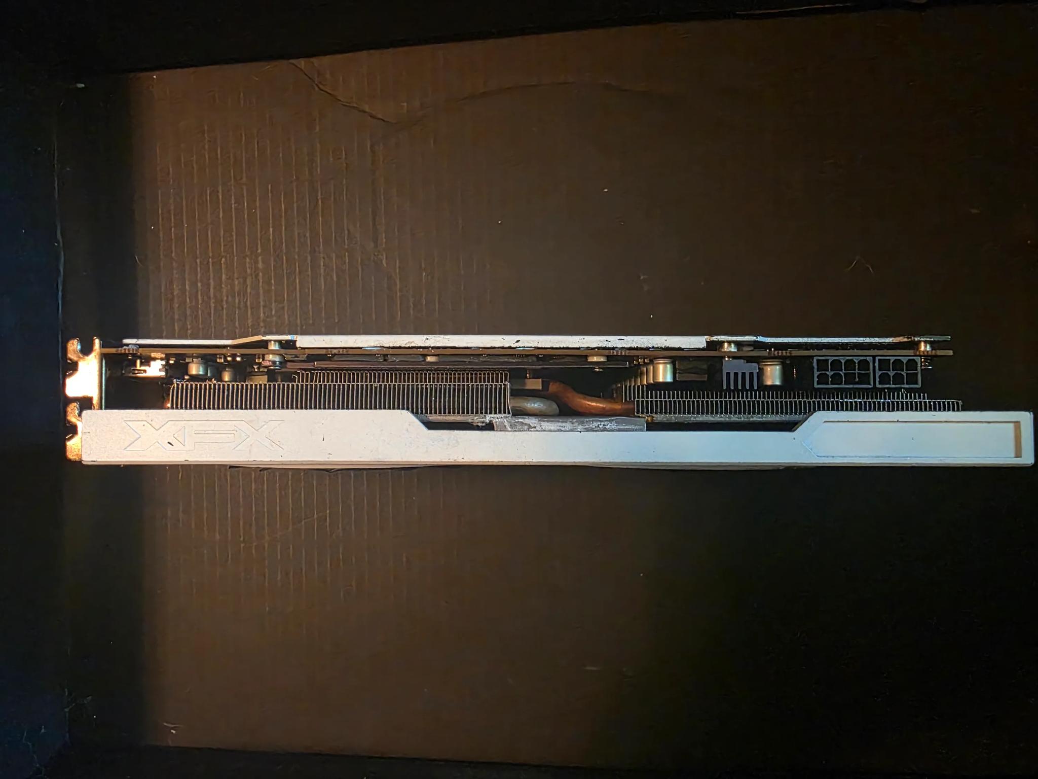 Radeon R9 390 8GB