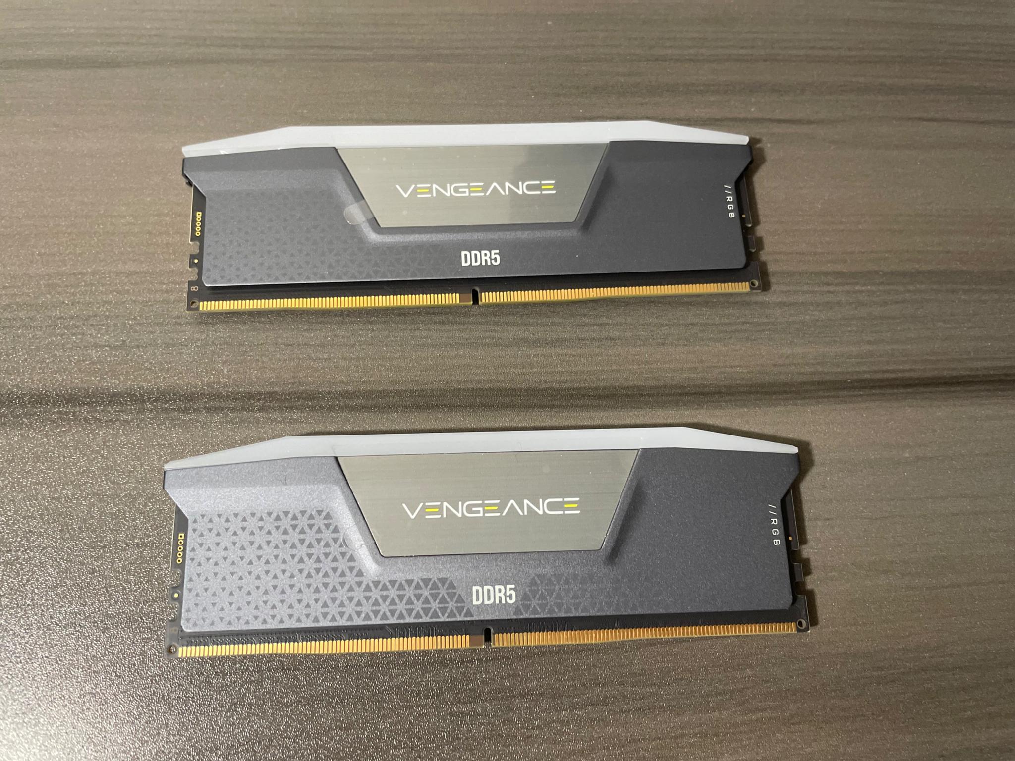 LIKE NEW Corsair Vengeance RGB DDR5 32GB (2x16GB) 6000Mhz CL36