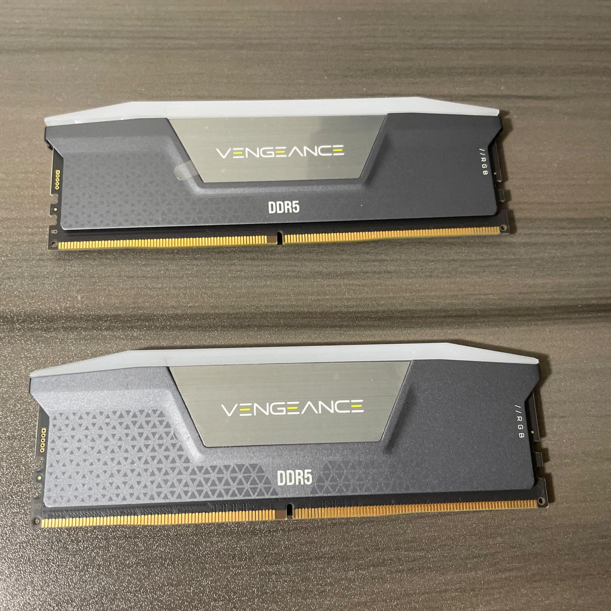 LIKE NEW Corsair Vengeance RGB DDR5 32GB (2x16GB) 6000Mhz CL36