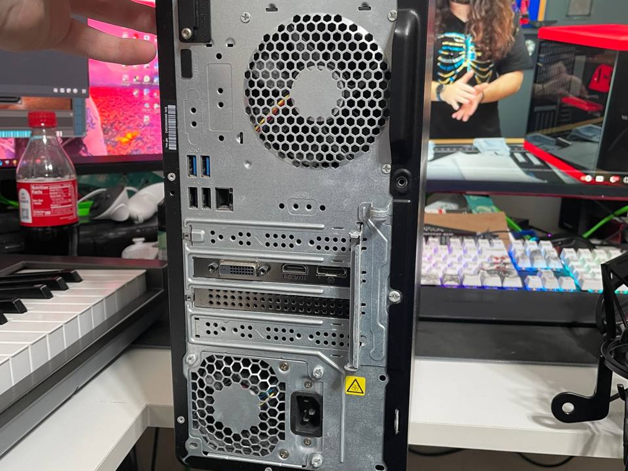 !(NO SSD/HDD)! Used Hp pavilion desktop. Ryzen 5 3500, 8gb ddr4, Nvidia GTX 1650 Super.