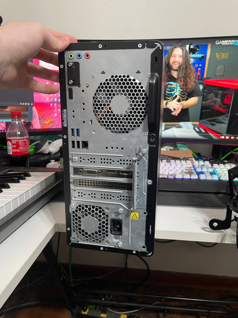 !(NO SSD/HDD)! Used Hp pavilion desktop. Ryzen 5 3500, 8gb ddr4, Nvidia GTX 1650 Super.