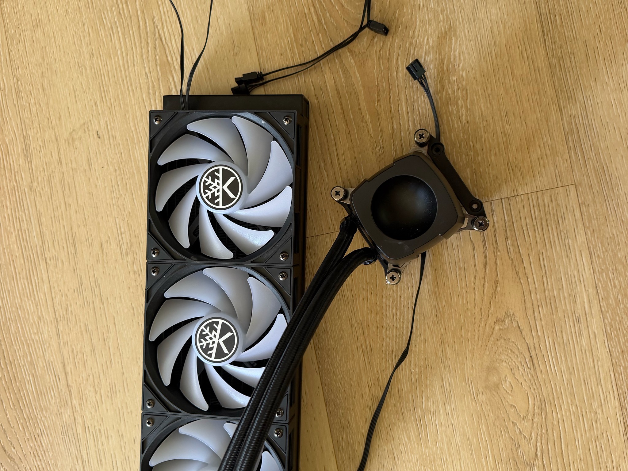 KINGCOOL ORBITTO 360mm 6.67 Curved Panel LIQUID COOLER ARGB BLACK