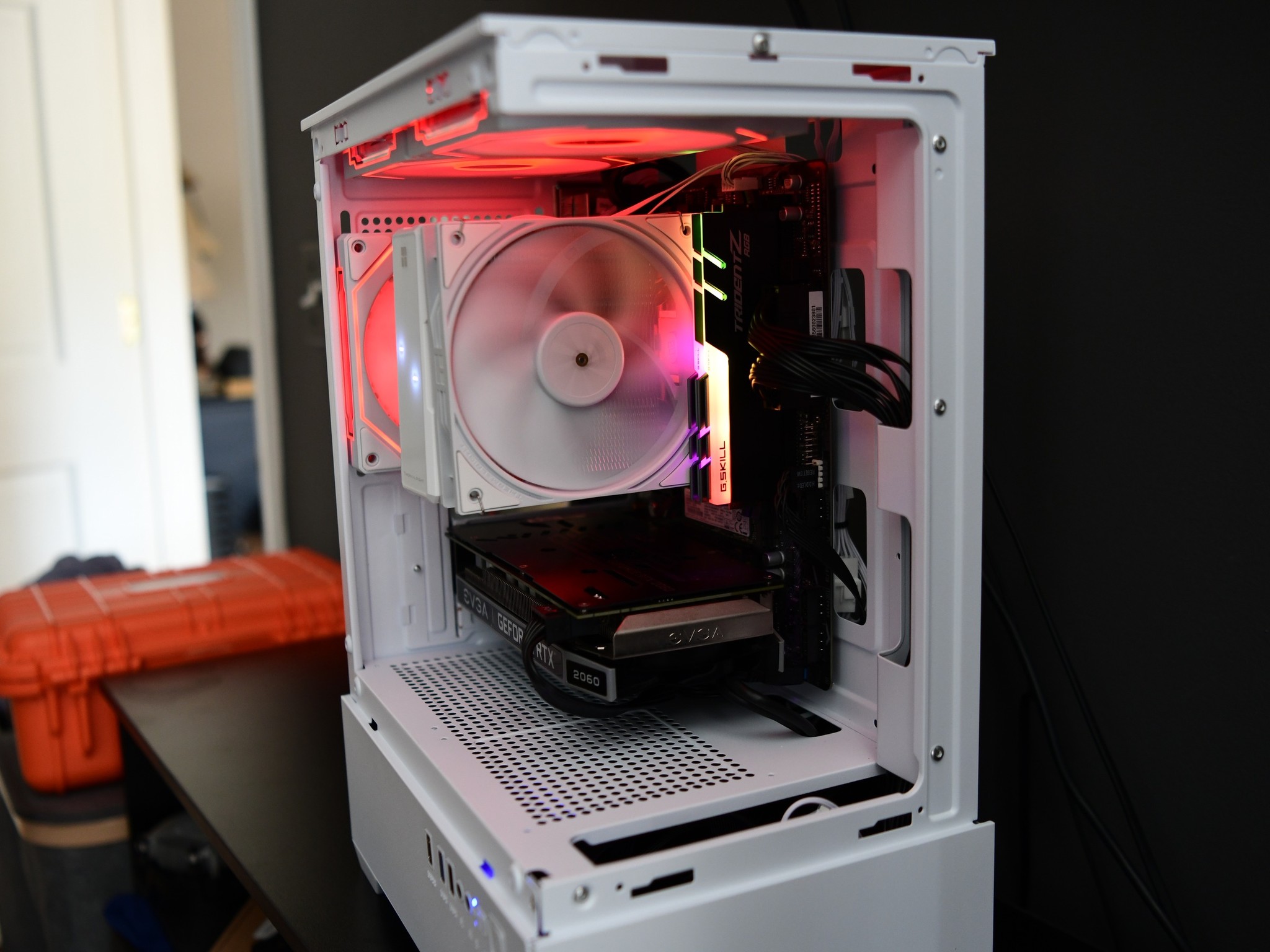 EVGA RTX 2060 White Gaming PC — Ryzen 5 3500X / 16GB / 512GB NVMe — Digital Temp Display