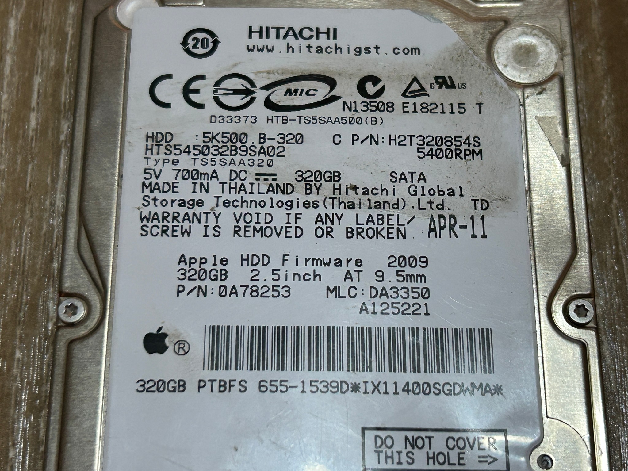 APPLE HITACHI HTS545032B9SA02 320GB SATA HARD DRIVE P/N: 0A78253  MLC: DA3350