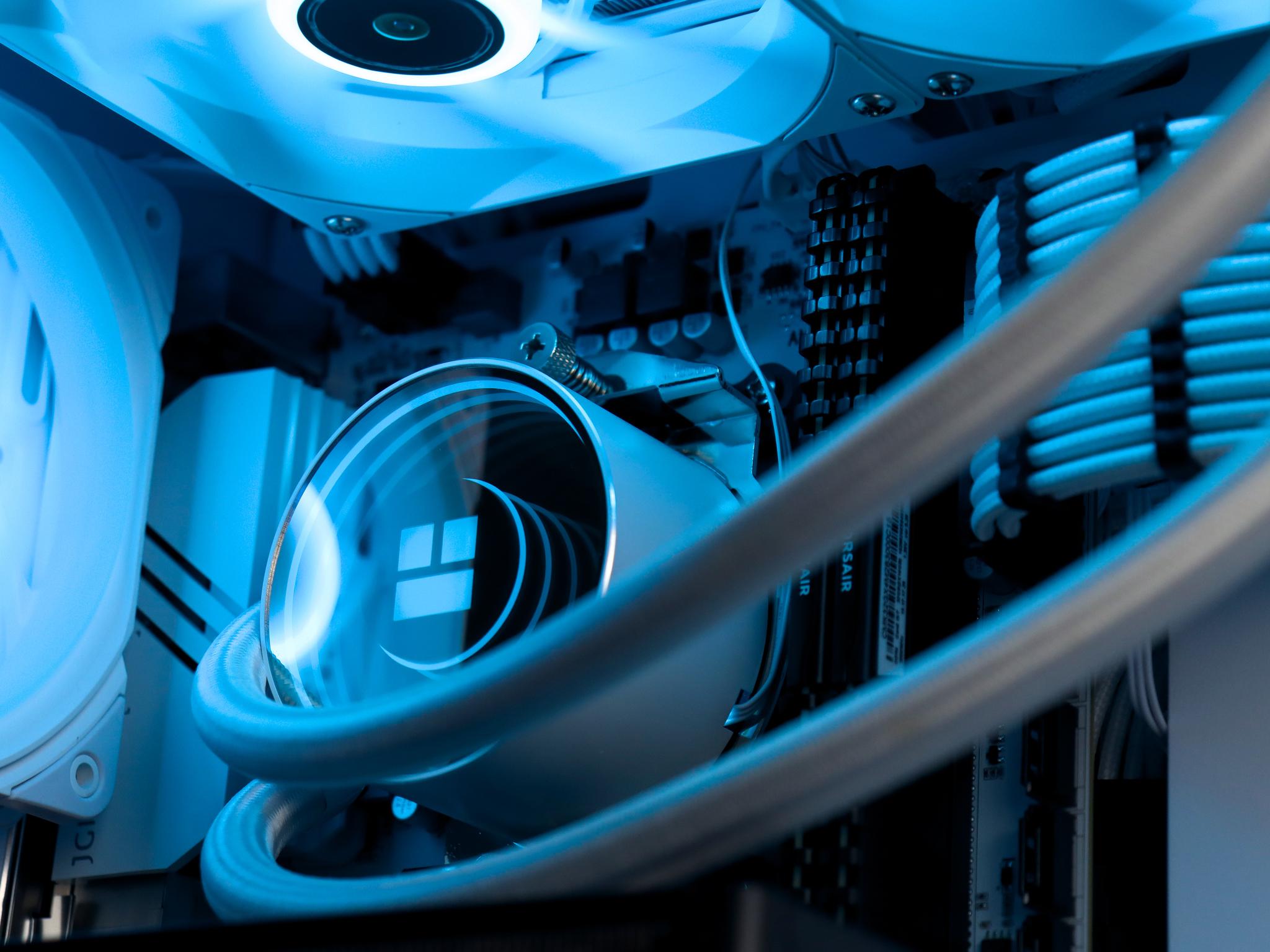 🧊❄️🧊 White Gaming PC – RTX 5060 TI, Ryzen 7 5700X, 32GB RAM, 1TB SSD - WiFi 🧊❄️🧊