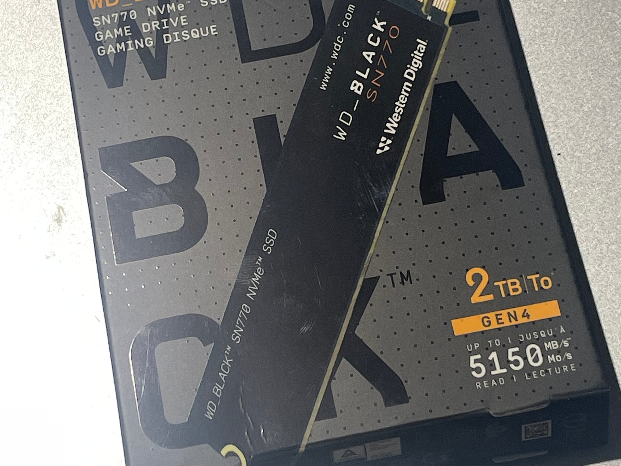 2TB WD_BLACK SN770 2TB M.2 NVMe Internal SSD (WDS200T3X0E)