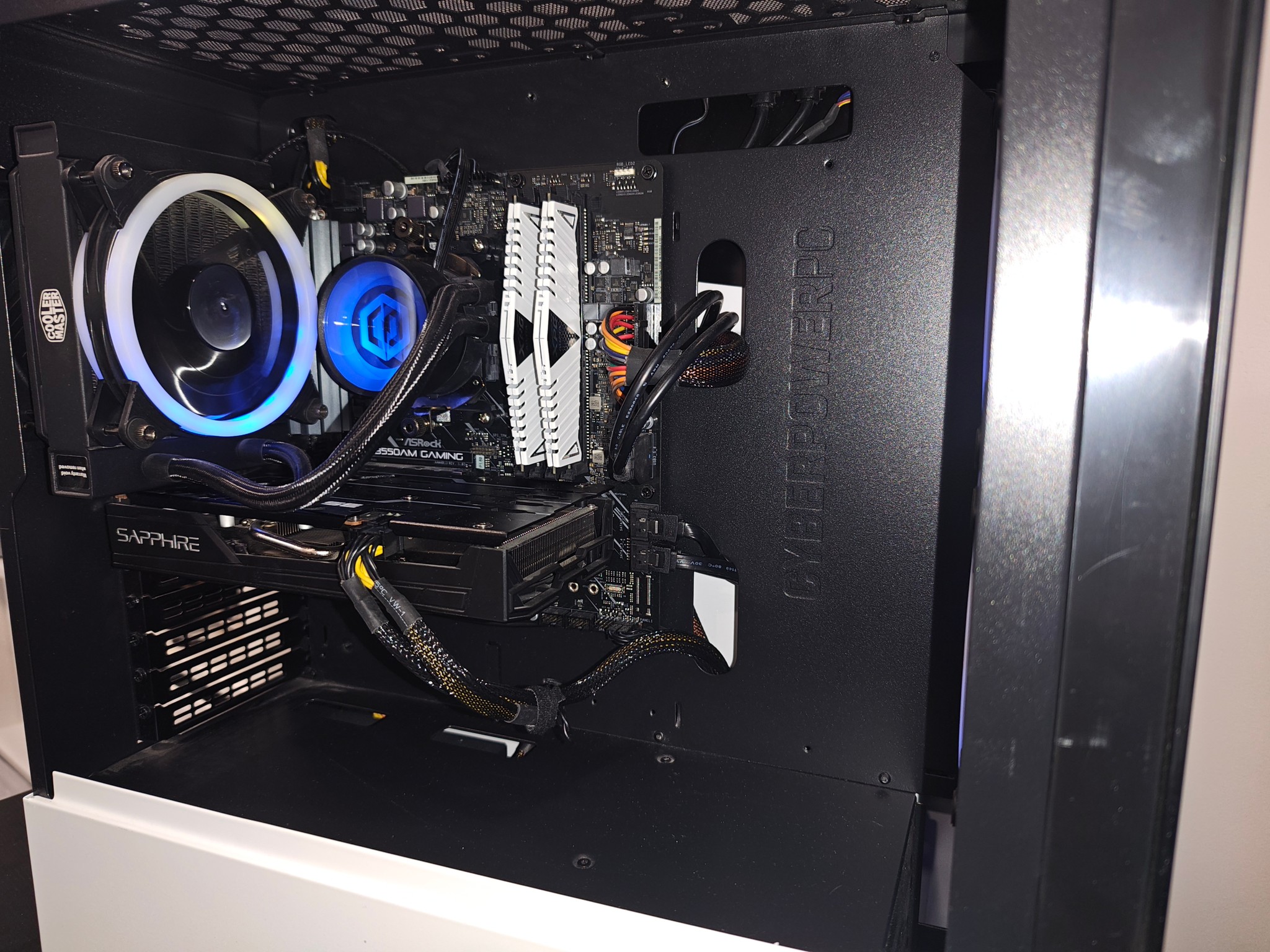 Budget mid ranged 1080p/1440p amd gaming pc!