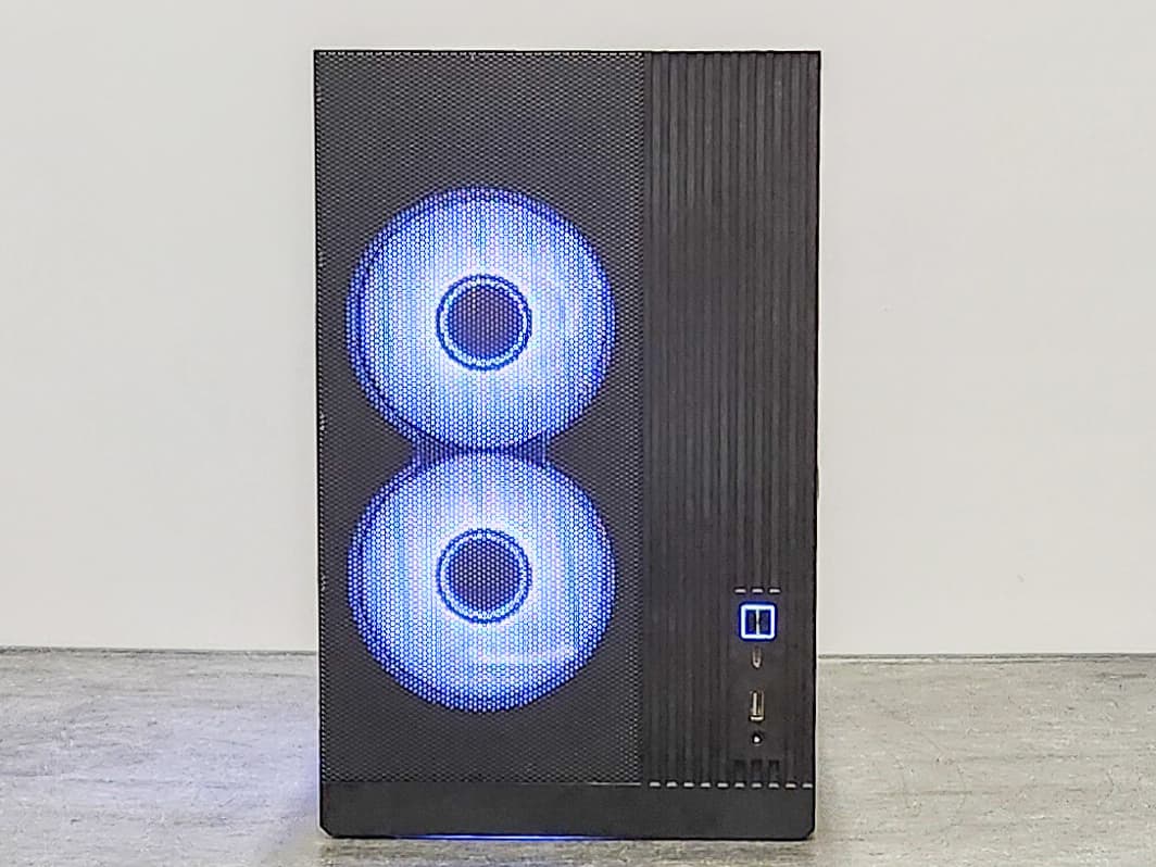 RX 9070 XT | Custom Gaming / Streaming Liquid Cooled PC | Ryzen 7 7800X3D | 2TB SSD | 32GB DDR5