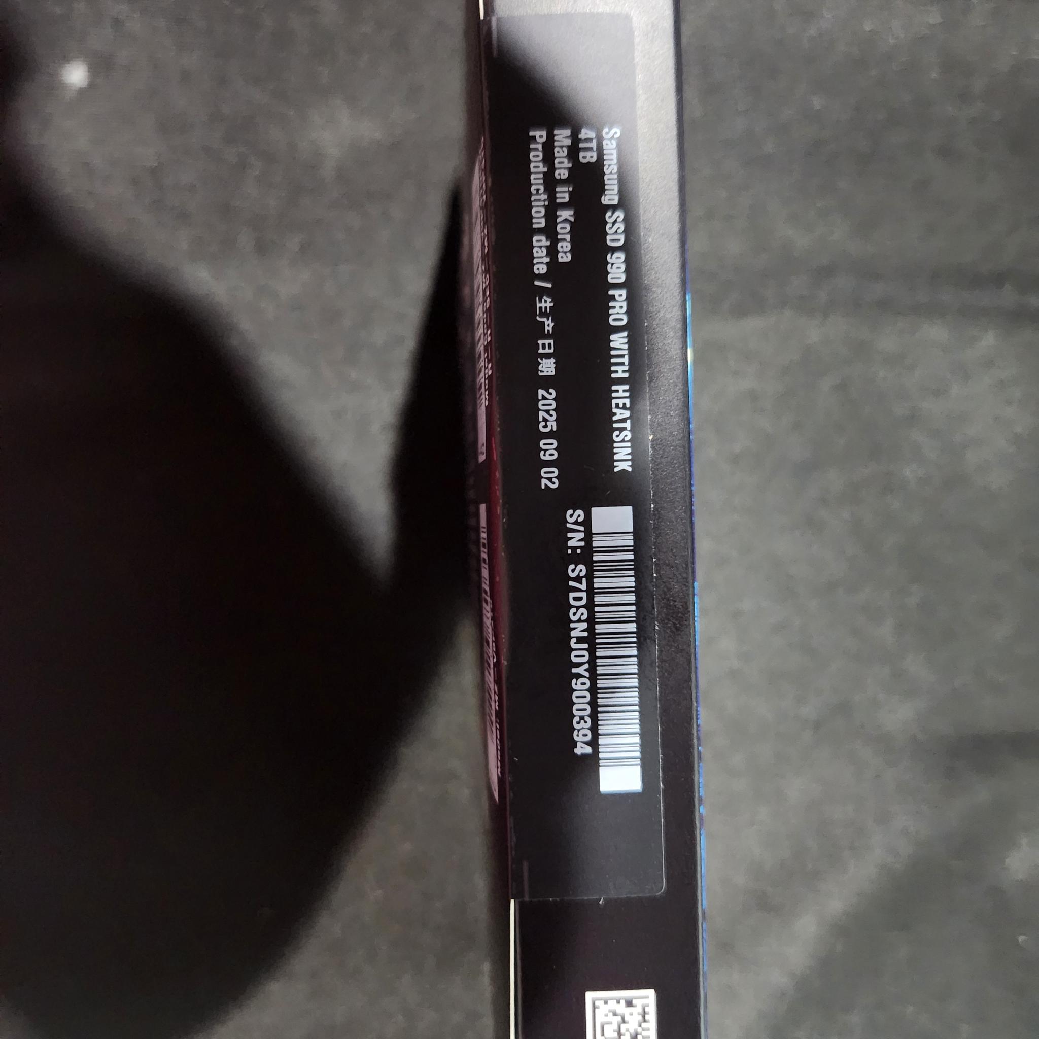 Samsung SSD 990 PRO with Heatsink 4TB, NVMe M.2, Up to 7,450MB/s