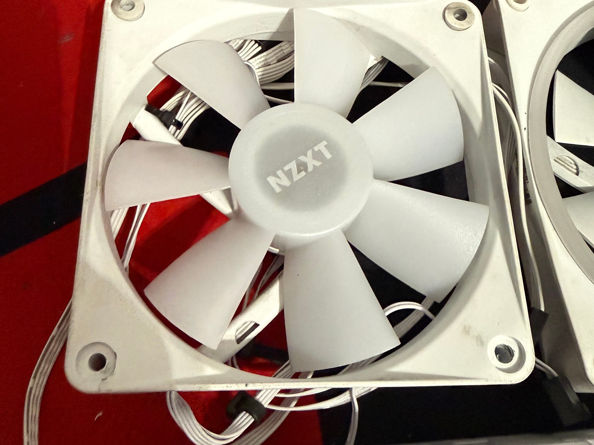 Lian Li Wireless + NZXT Fans