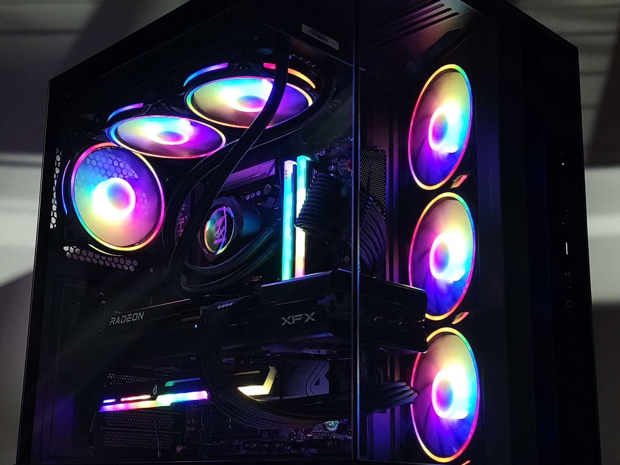 Gaming PC Ryzen 7 7700 32GB RAM 2TB SSD RX 7700 XT 12GB Windows 11 Computer