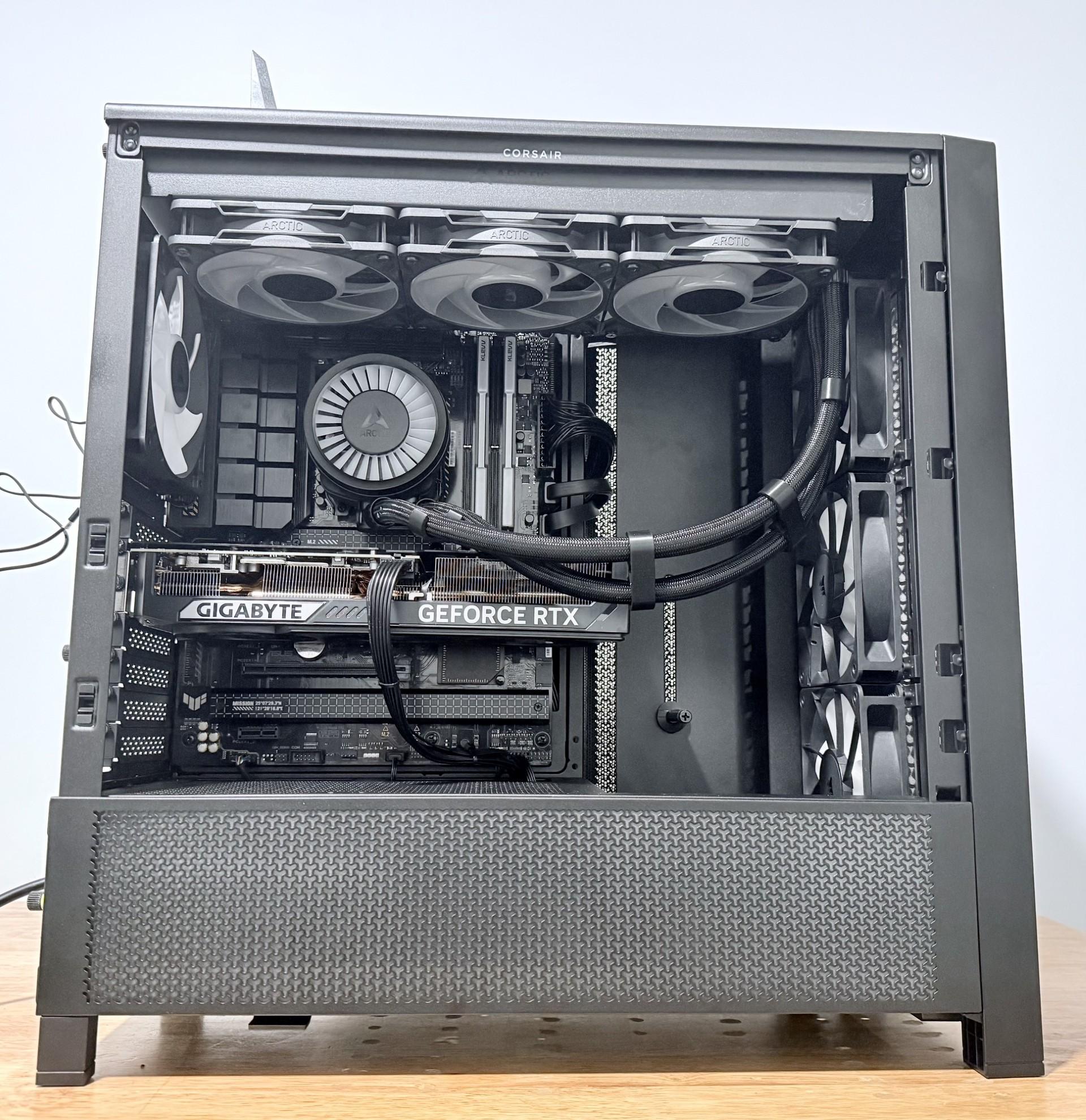 Corsair 4000D RTX 5070 OC 12GB