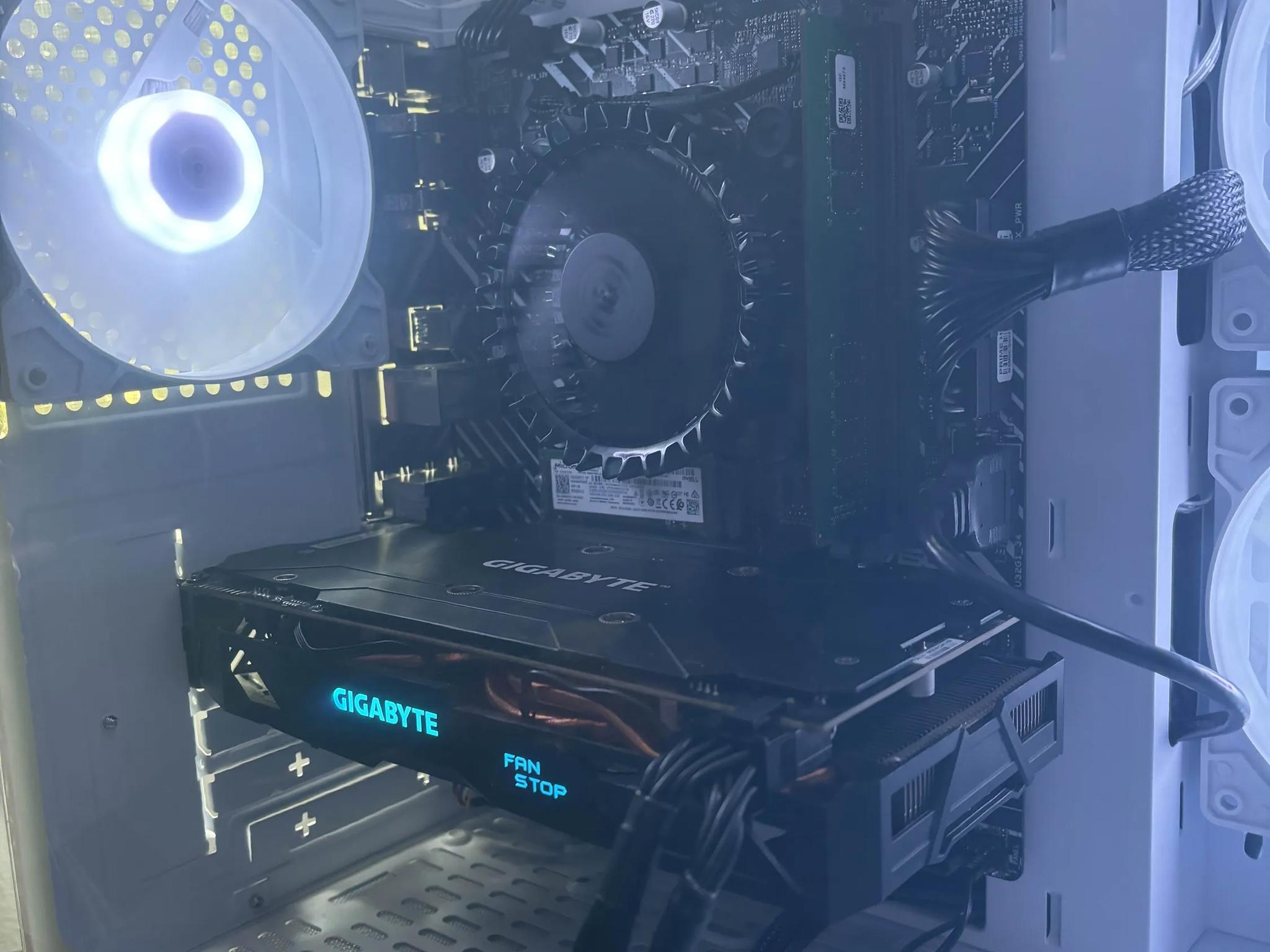 GAMING PC i5 12TH GEN RADEON RX 570 RGB Lighting RGB Fans Computer