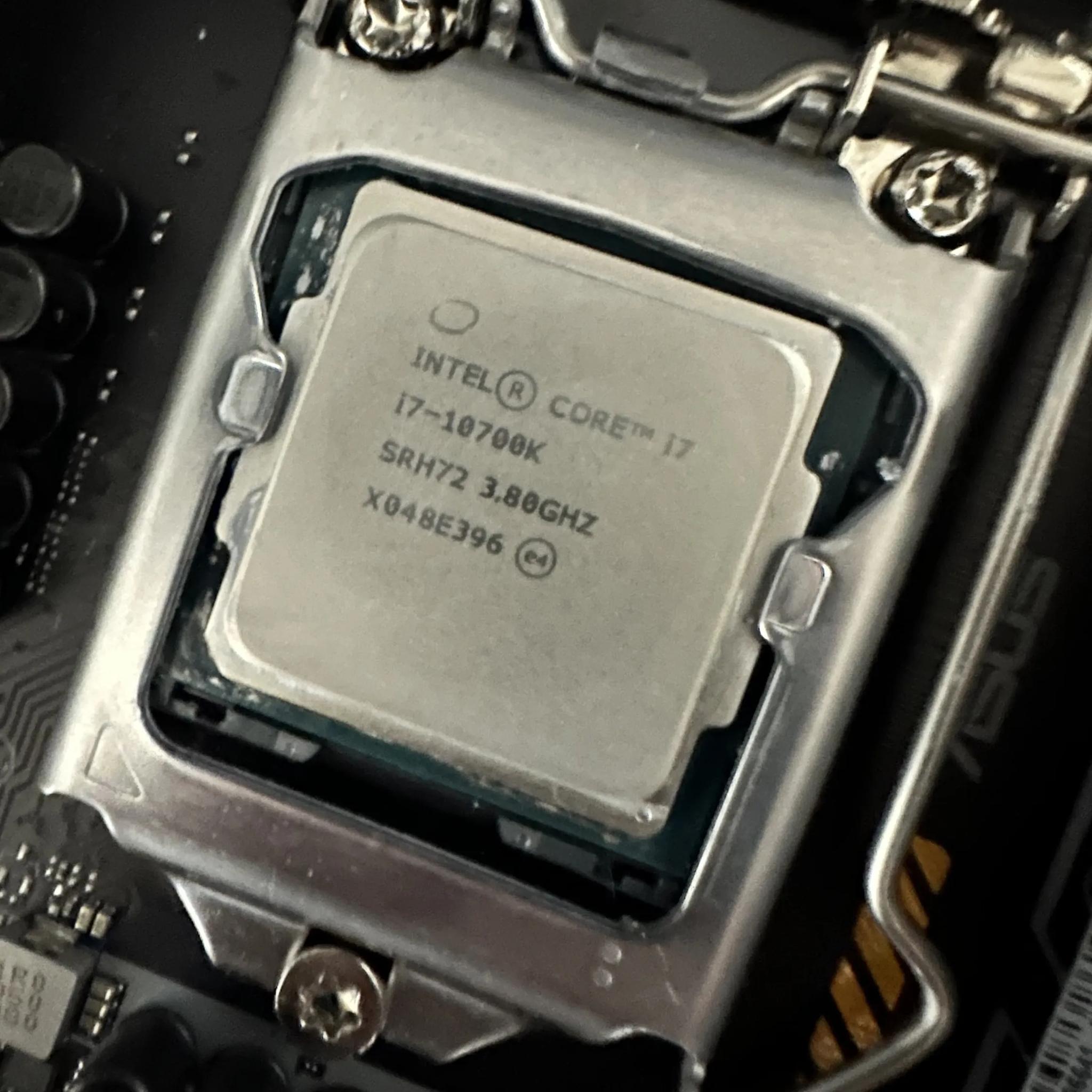 Bundle Z590-Wifi Mother board plus-- Intel core i7 10700k-- 32gb Corsair 3600hmz